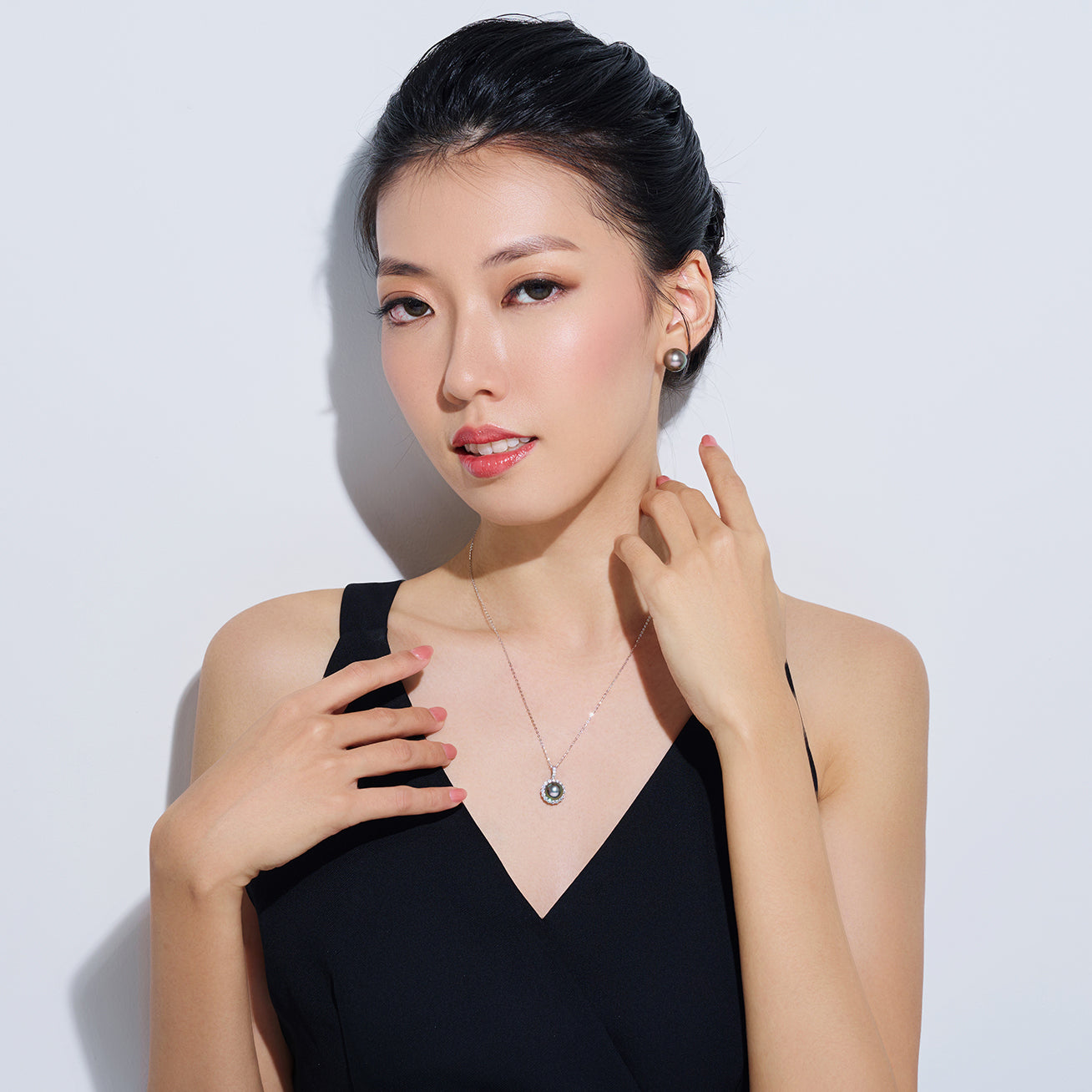 18K Solid Gold Tahitian Pearl Necklace - Genuine Saltwater Cultured Pearl Jewelry for Women, Elegant Gift for Wedding, Anniversary & Special Occasions