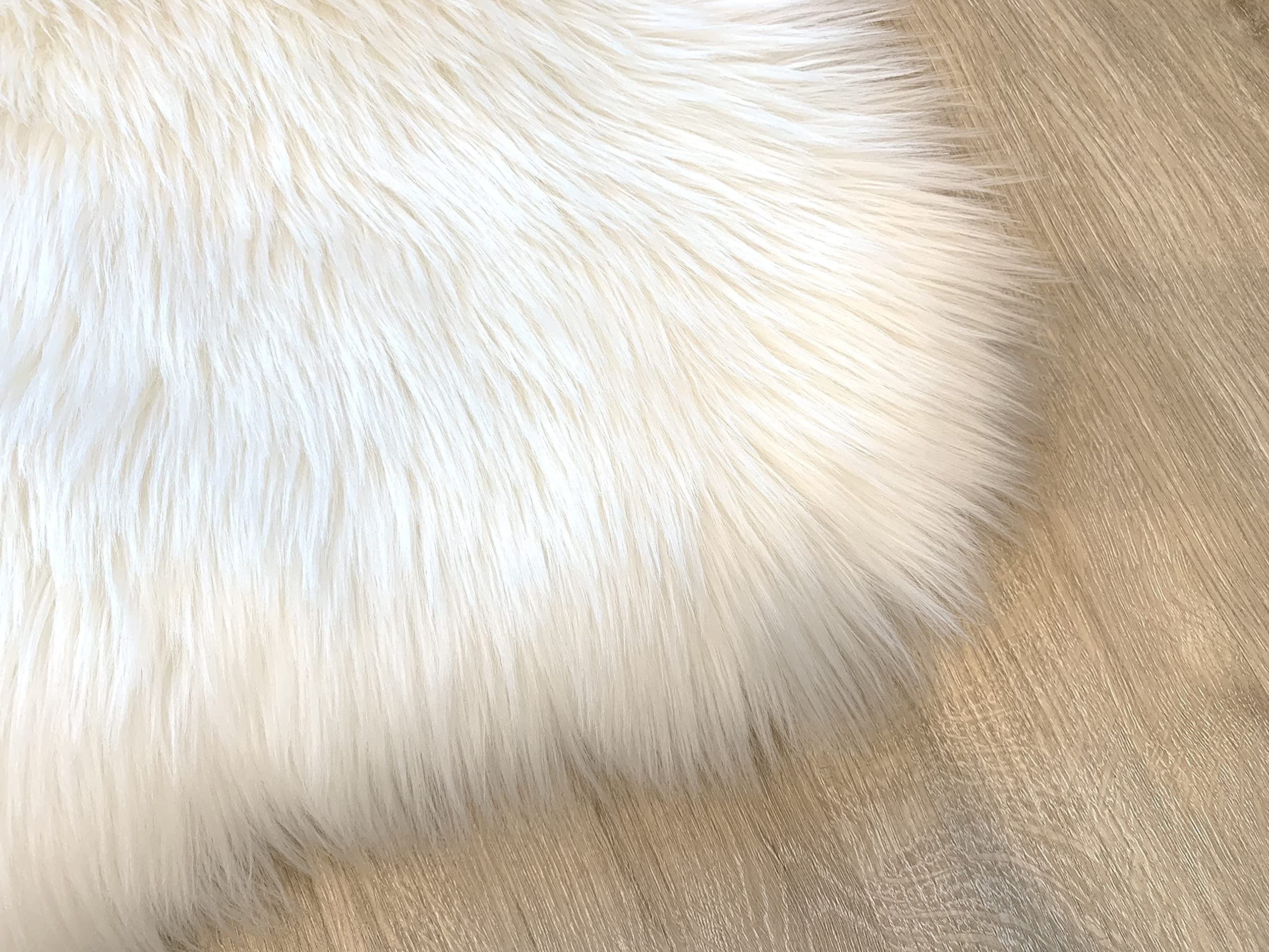 LAMBZY Faux Sheepskin Rug - Super Soft Hypoallergenic Shaggy Carpet for Living Room, Nursery & Sofa - 5x8 Feet Plush White Area Rug - Perfect for Cozy Home Decor, Kids Play Area & Bedroom Accent