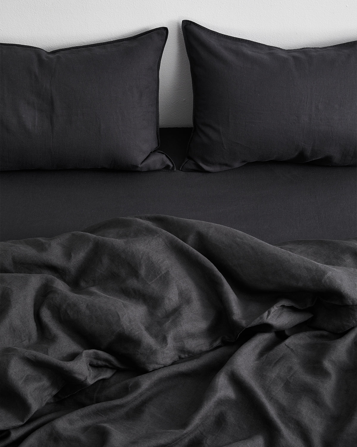 100% French Flax Linen Duvet Cover Set - Breathable & Hypoallergenic Charcoal Gray Bedding for All Seasons | Perfect for Eco-Friendly Home & Luxury Hotel Style Bedroom Decor