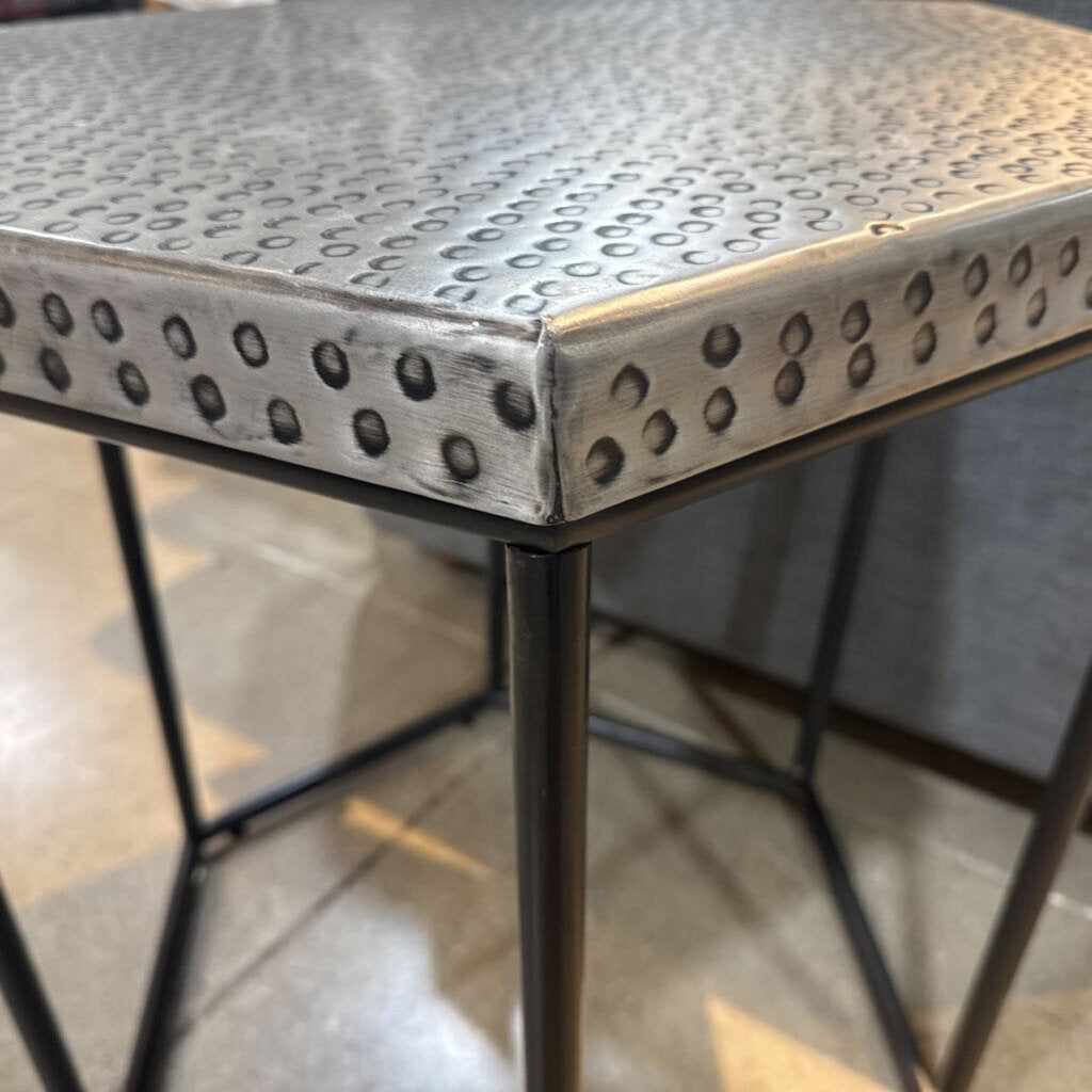 Riverside Furniture Lyric Hexagon Metal End Table/Side Table - 25