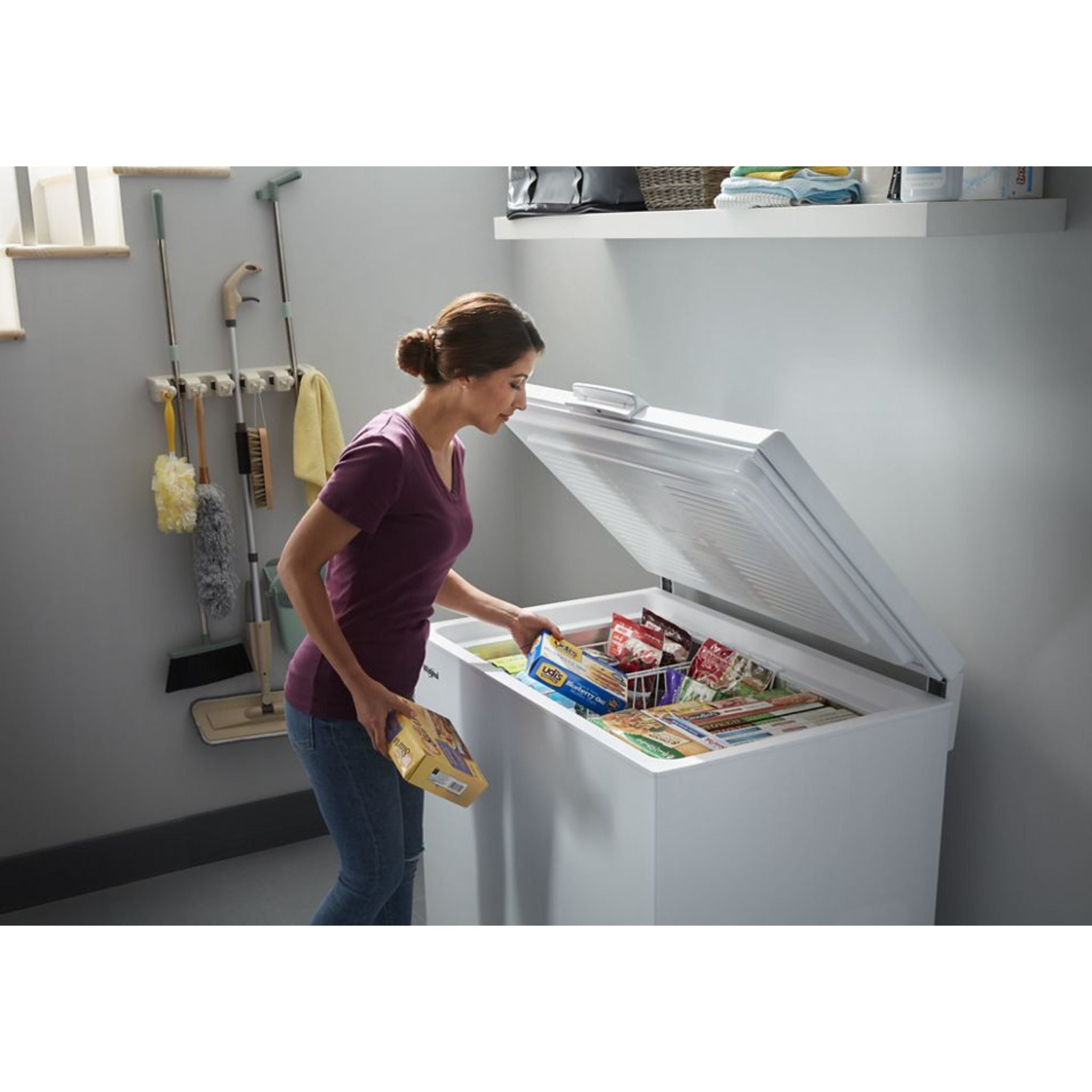 Whirlpool 5.2 Cu. Ft. Chest Freezer (WZC5216LW) - Energy Efficient White Deep Freezer for Home, Garage & Basement Storage - Perfect for Frozen Food, Meat & Bulk Groceries