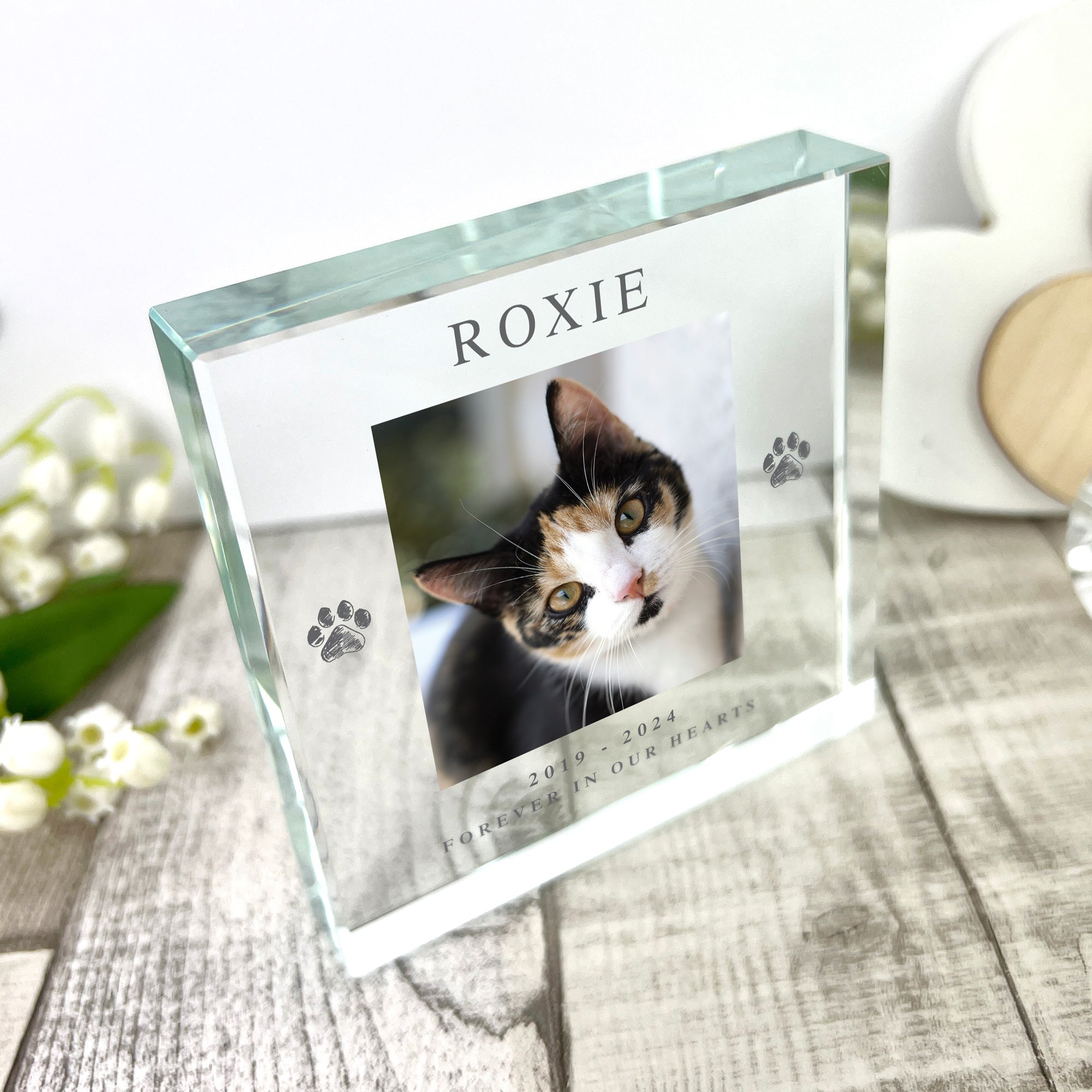 Personalized Pet Memorial Keepsake - Custom Engraved Paw Print Photo Crystal Gift for Dogs & Cats - Perfect for Pet Loss Remembrance & Sympathy Gifts