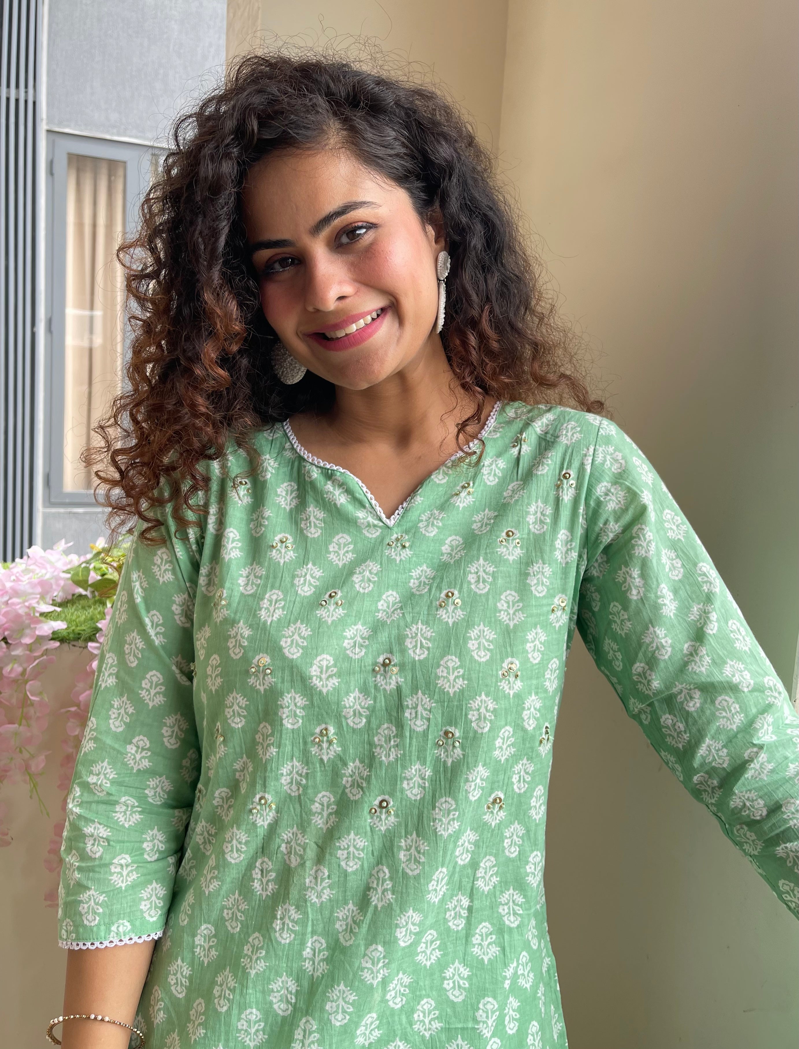 Stylish Green Cotton Kurta Suit Set for Women - Comfortable & Breathable Ethnic Outfit - Perfect for Festivals, Weddings & Casual Wear