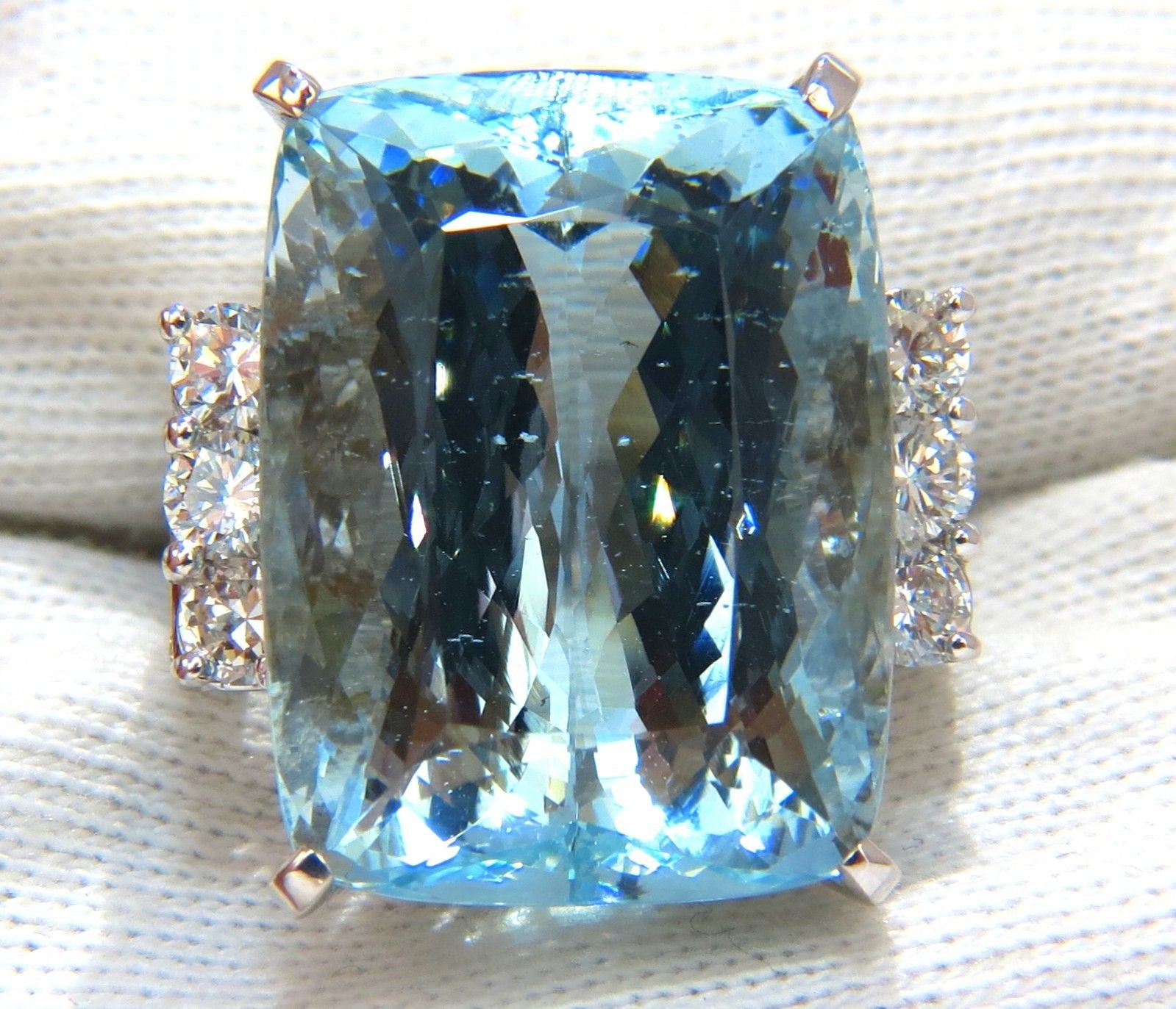39.10ct GIA Certified Natural Cushion Cut Aquamarine Diamond Ring in 14kt White Gold - Vivid Aqua Blue Gemstone for Engagement, Wedding & Special Occasions
