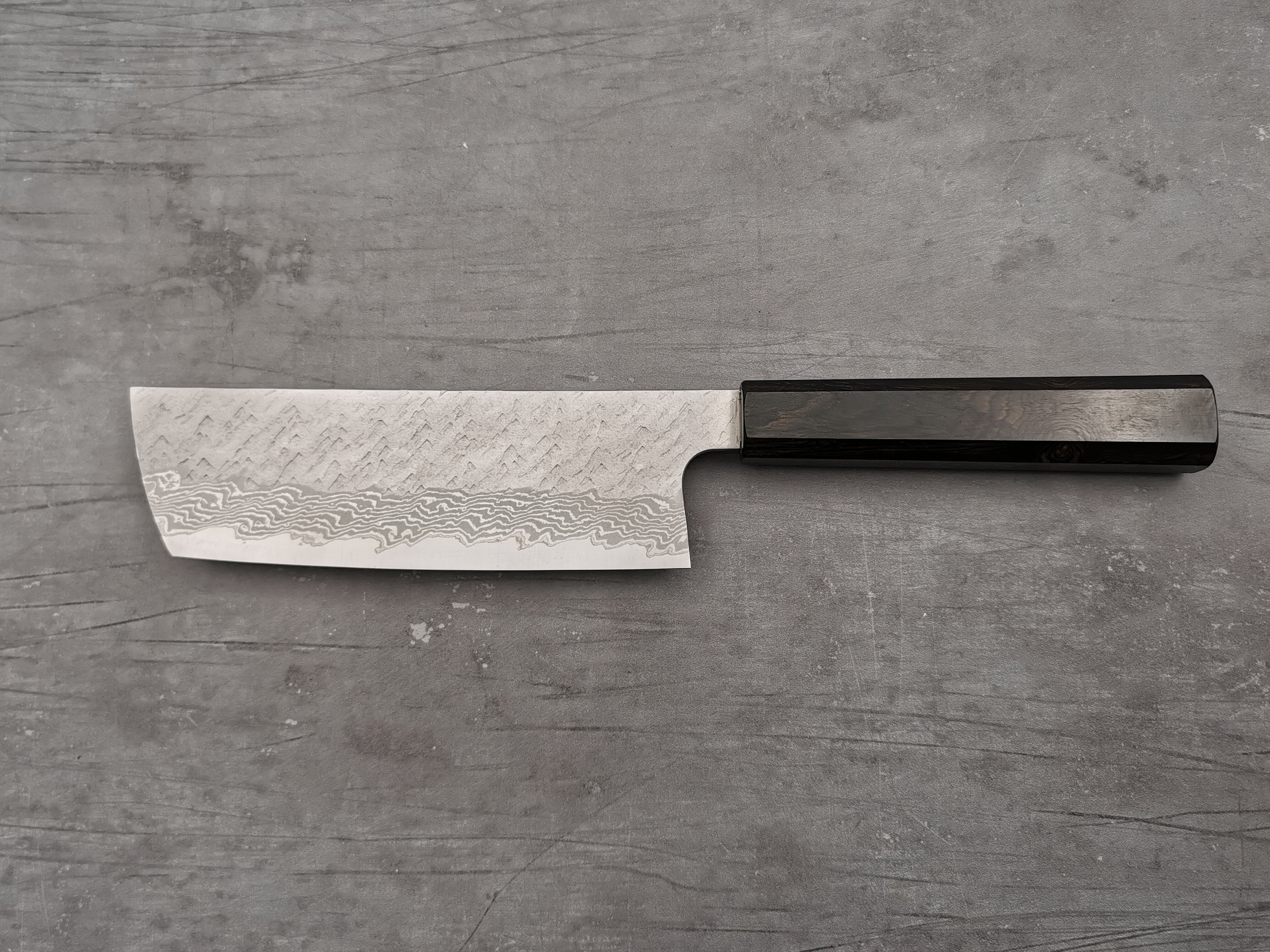 Nigara Hamono VG10 Damascus Nakiri Knife - Japanese Chef Knife for Vegetable Cutting, Slicing & Chopping - Perfect for Home Kitchen, Professional Cooking & Sushi Preparation