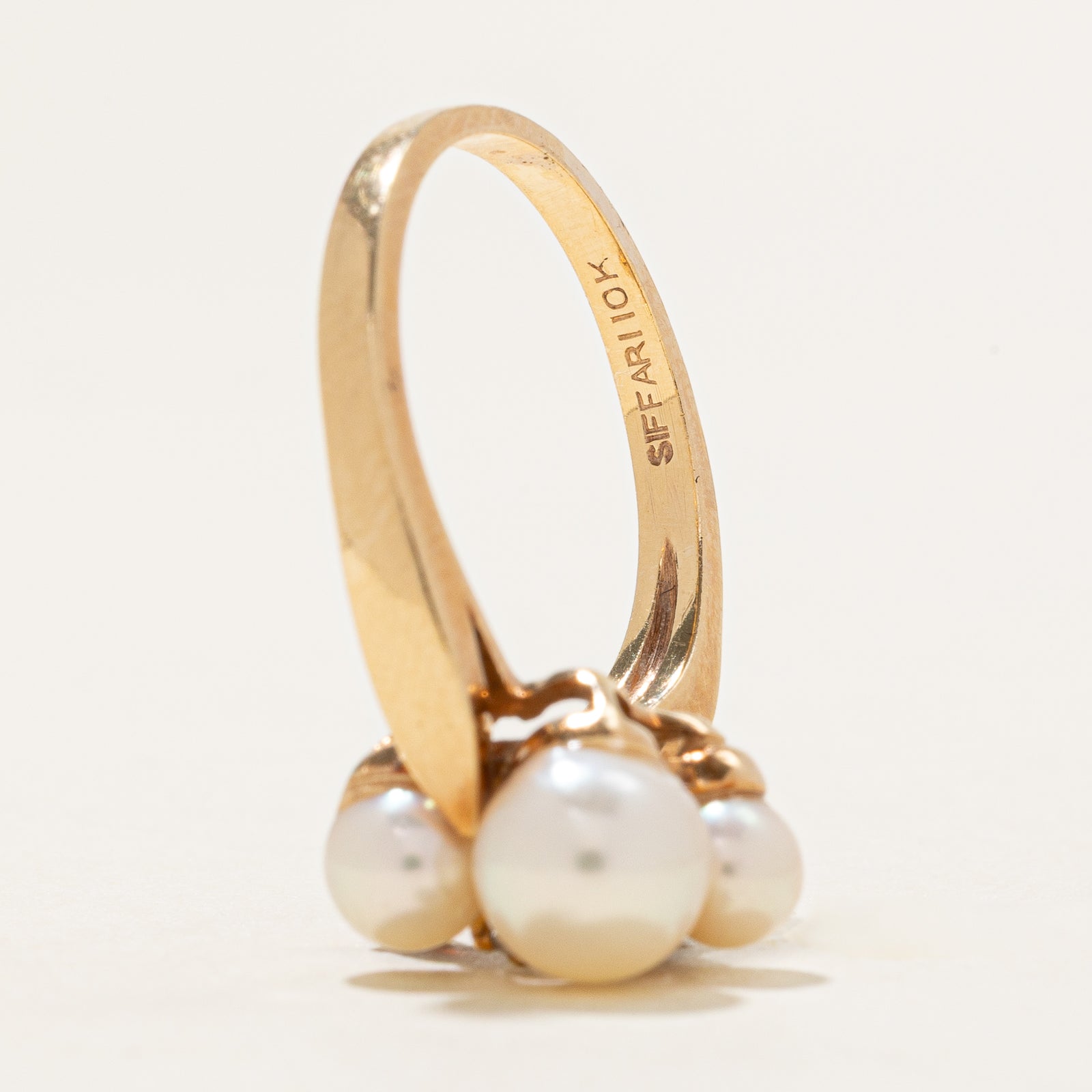 Exquisite Pearl, Garnet & Diamond Ring - 0.35ctw Garnet & 0.05ctw Diamond - Size 7.5 - Elegant Jewelry for Weddings, Anniversaries & Special Occasions