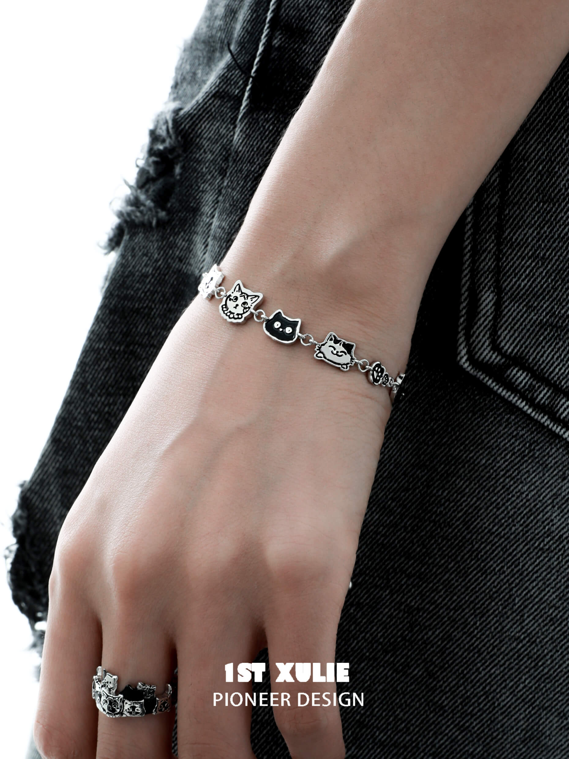 Graffiti Kitten 18K Gold Plated Bracelet for Women - Trendy Cat Charm Jewelry Gift for Her - Perfect for Casual Wear, Parties & Special Occasions