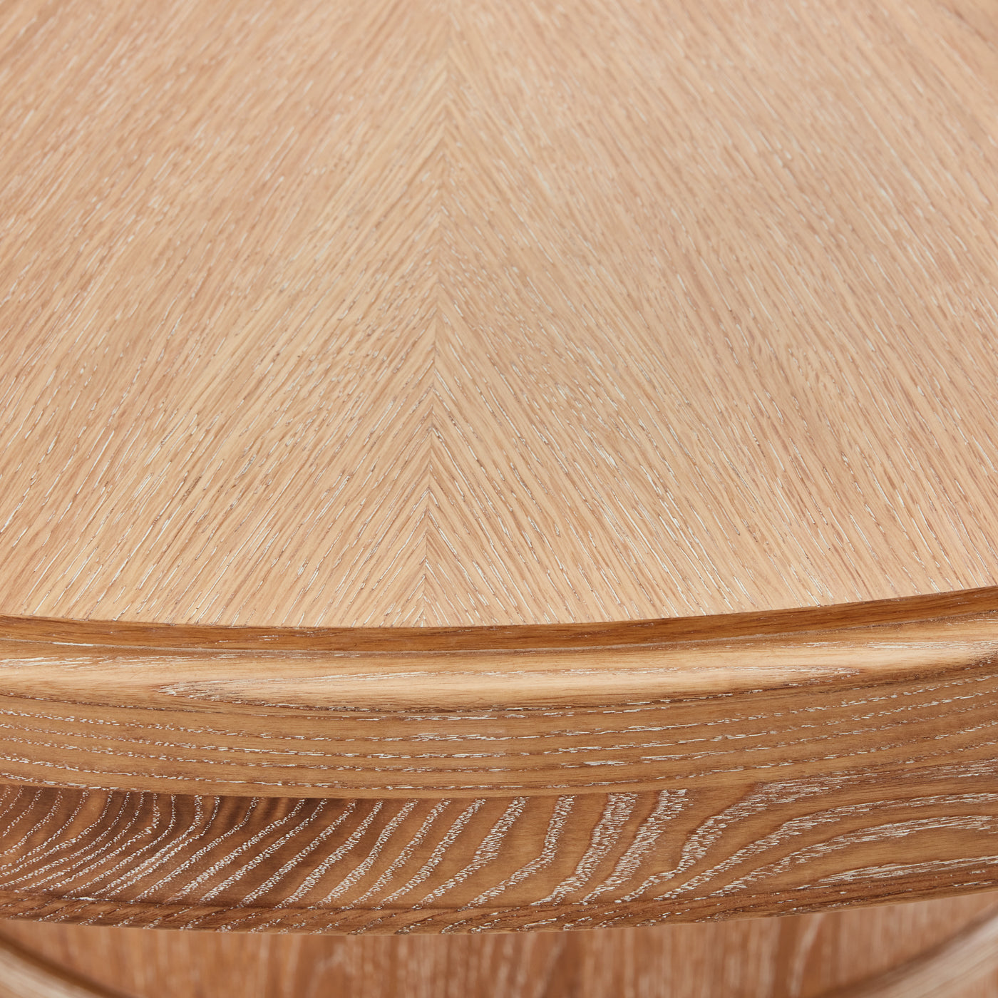 Modern Brussels Dining Table - Solid Wood Round Kitchen Table for 4-6 People - Perfect for Family Dinners, Entertaining Guests & Small Space Dining Rooms