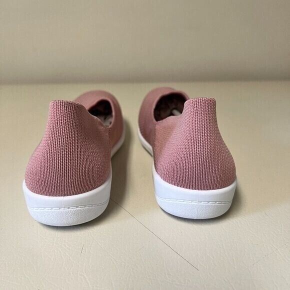 Comfortable Women's Slip-On Shoes Size 5 - Lightweight & Breathable Casual Loafers for Walking, Travel, and Everyday Wear