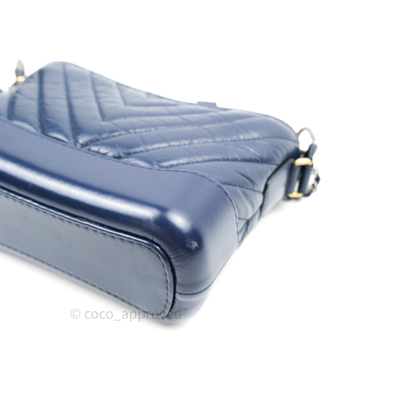 Chanel Chevron Small Gabrielle Hobo Bag in Navy Aged Calfskin with Mixed Hardware - Luxury Crossbody Purse for Women, Perfect for Work, Travel & Evening Events