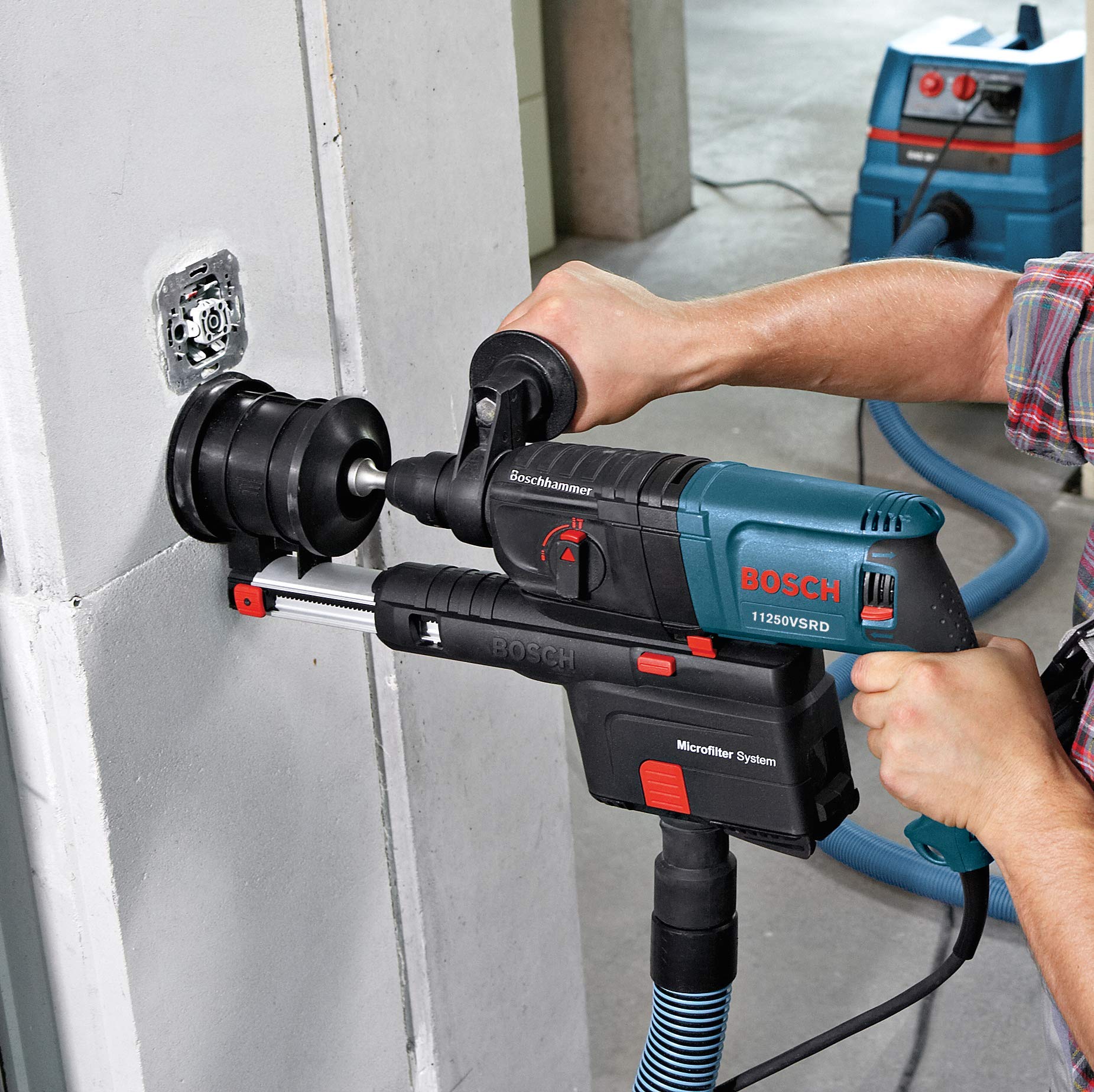 Bosch 11250VSRD 6.1 Amp 3/4-Inch Rotary Hammer Drill with Dust Collection System - Perfect for Concrete Drilling, Masonry Work & Demolition Projects