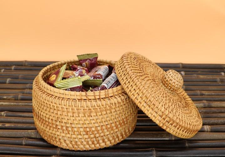 Handmade Woven Storage Basket with Cover - Rustic Home Decor Organizer for Living Room, Bedroom & Bathroom Storage