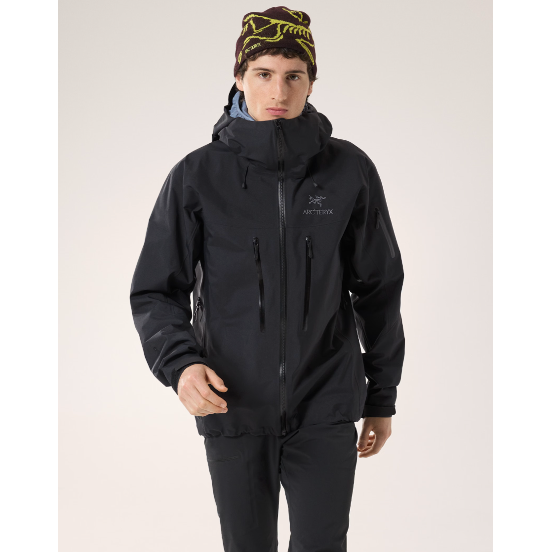 Arc'teryx Men's Alpha SV Jacket - Waterproof & Breathable Gore-Tex Shell for Hiking, Skiing & Outdoor Adventures