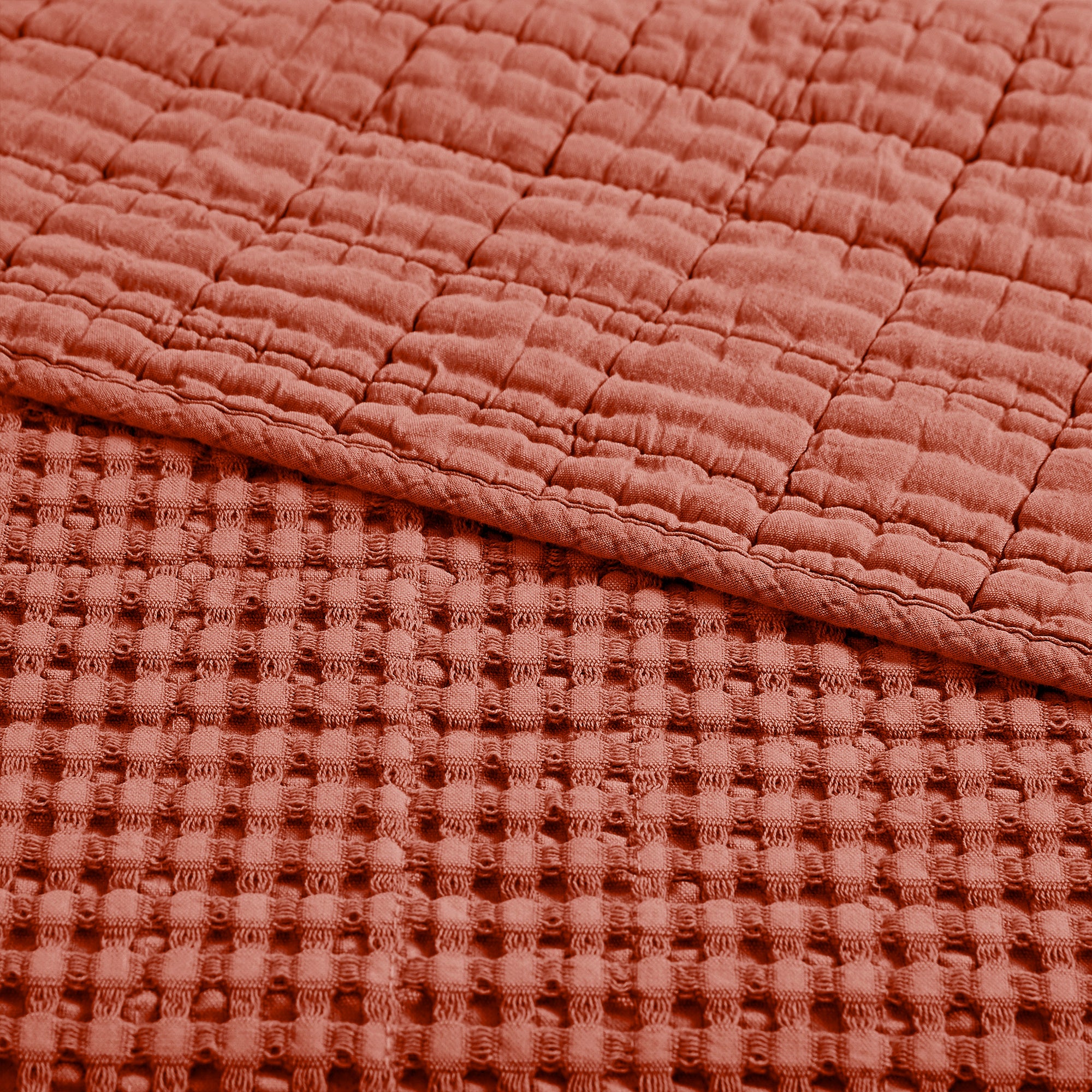 Luxury Mills Waffle Quilt Set - Ultra Soft Bedding Collection for Queen/King Size Beds - Perfect for Cozy Bedrooms, Guest Rooms & Hotel Stays