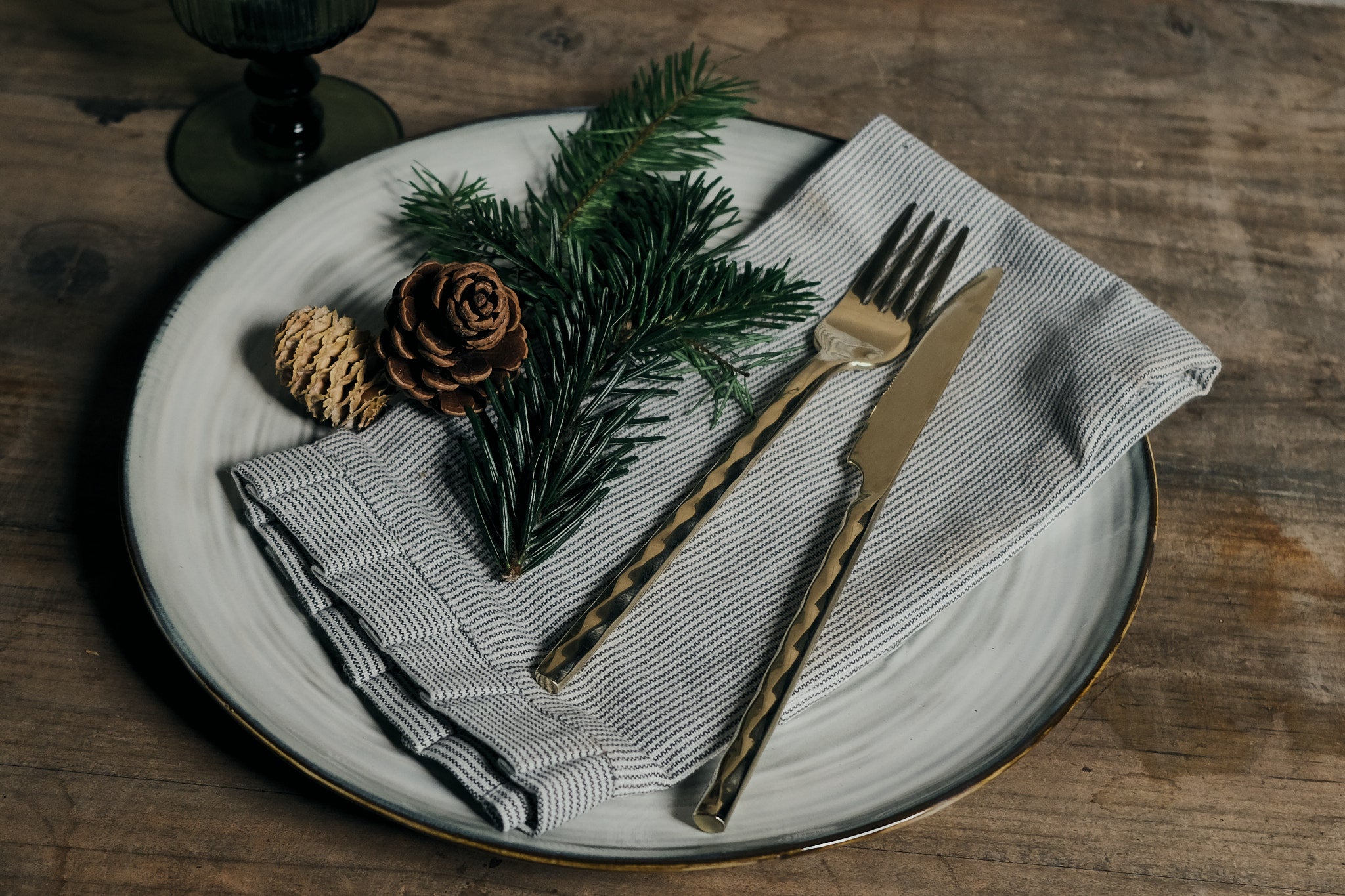 Premium Pinstripe Napkins Set of 4 - Elegant Linen Dinner Napkins for Formal Dining, Parties & Holiday Table Decor