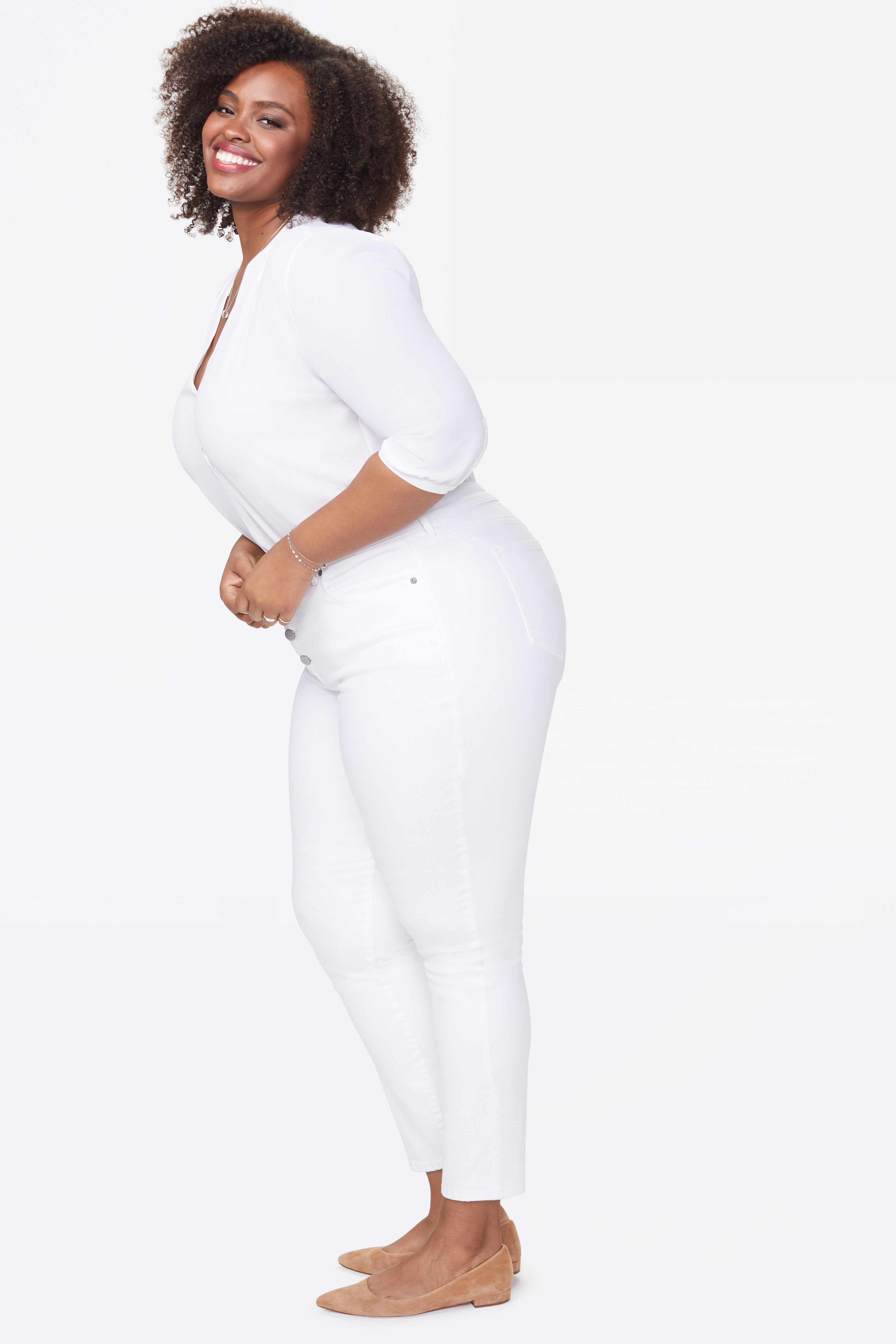Plus Size Ami Skinny Ankle Jeans in Optic White - Perfect for Casual Outfits & Everyday Wear