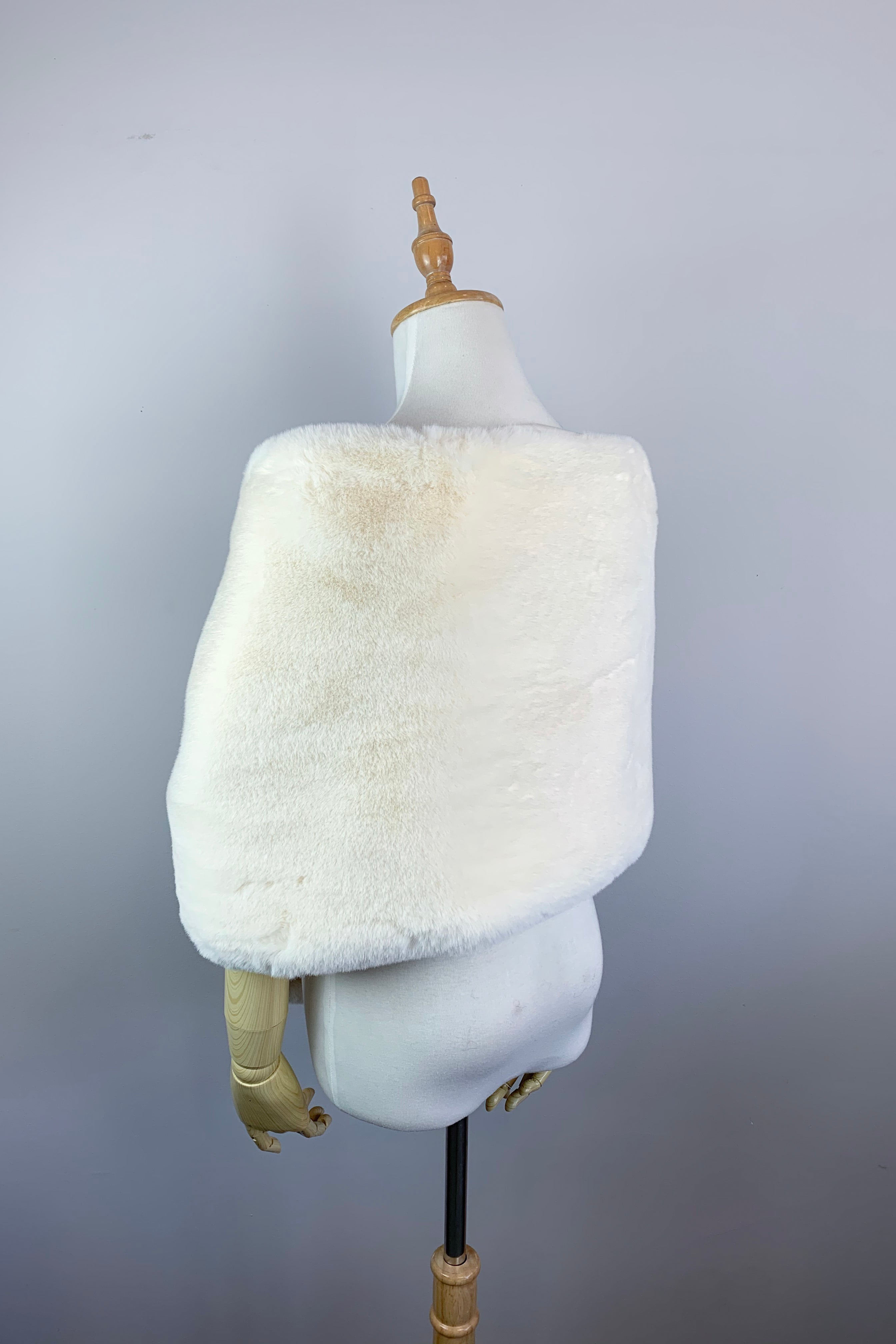 Ivory Faux Fur Bridal Cape - Elegant Wedding Shawl for Bride (Audrey Ivy05) | Perfect for Winter Weddings, Photo Shoots & Formal Events