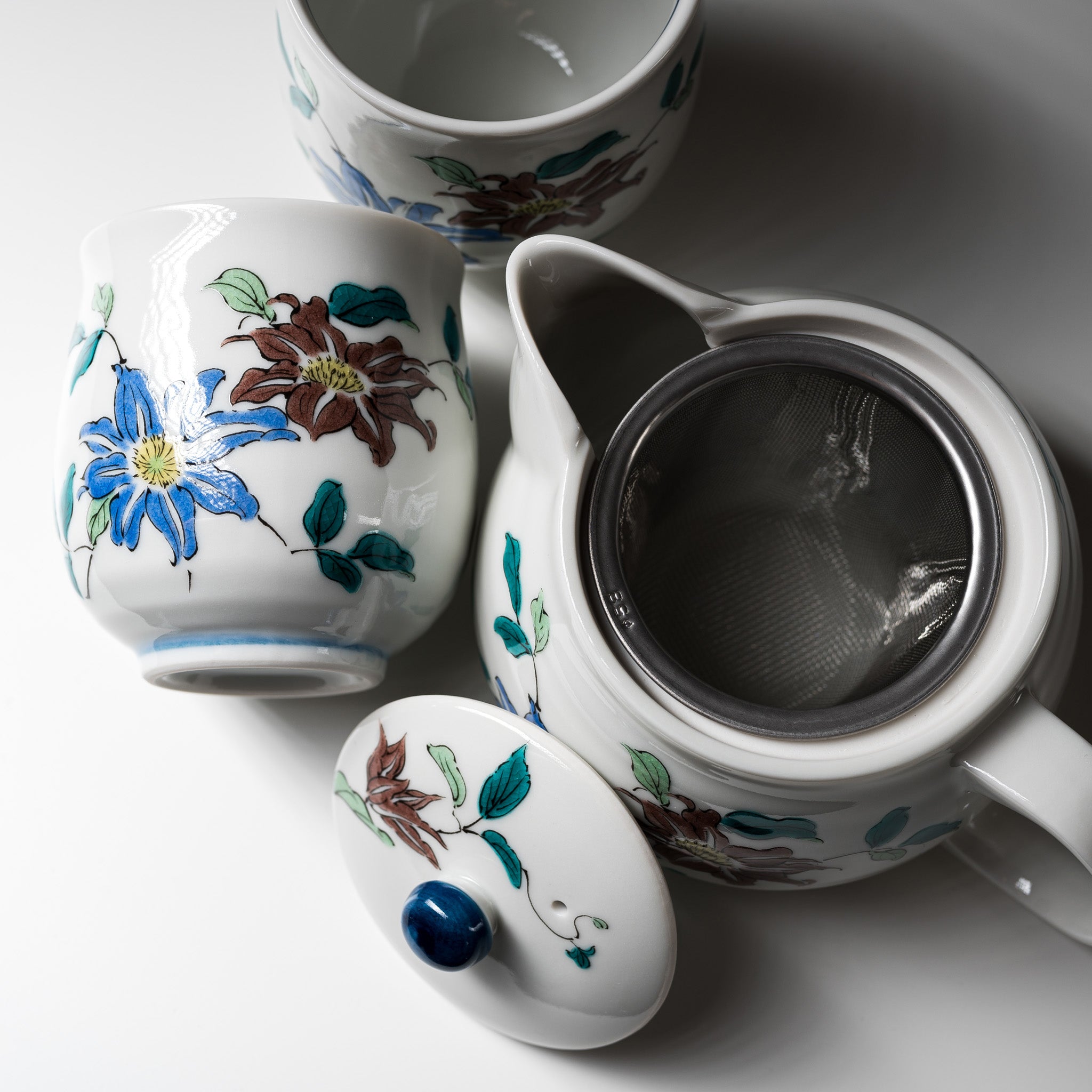 Kutani Ware Japanese Tea Set - Clematis Florida Floral Design, Hand-Painted Ceramic Teacups & Teapot for Traditional Tea Ceremony & Home Decor