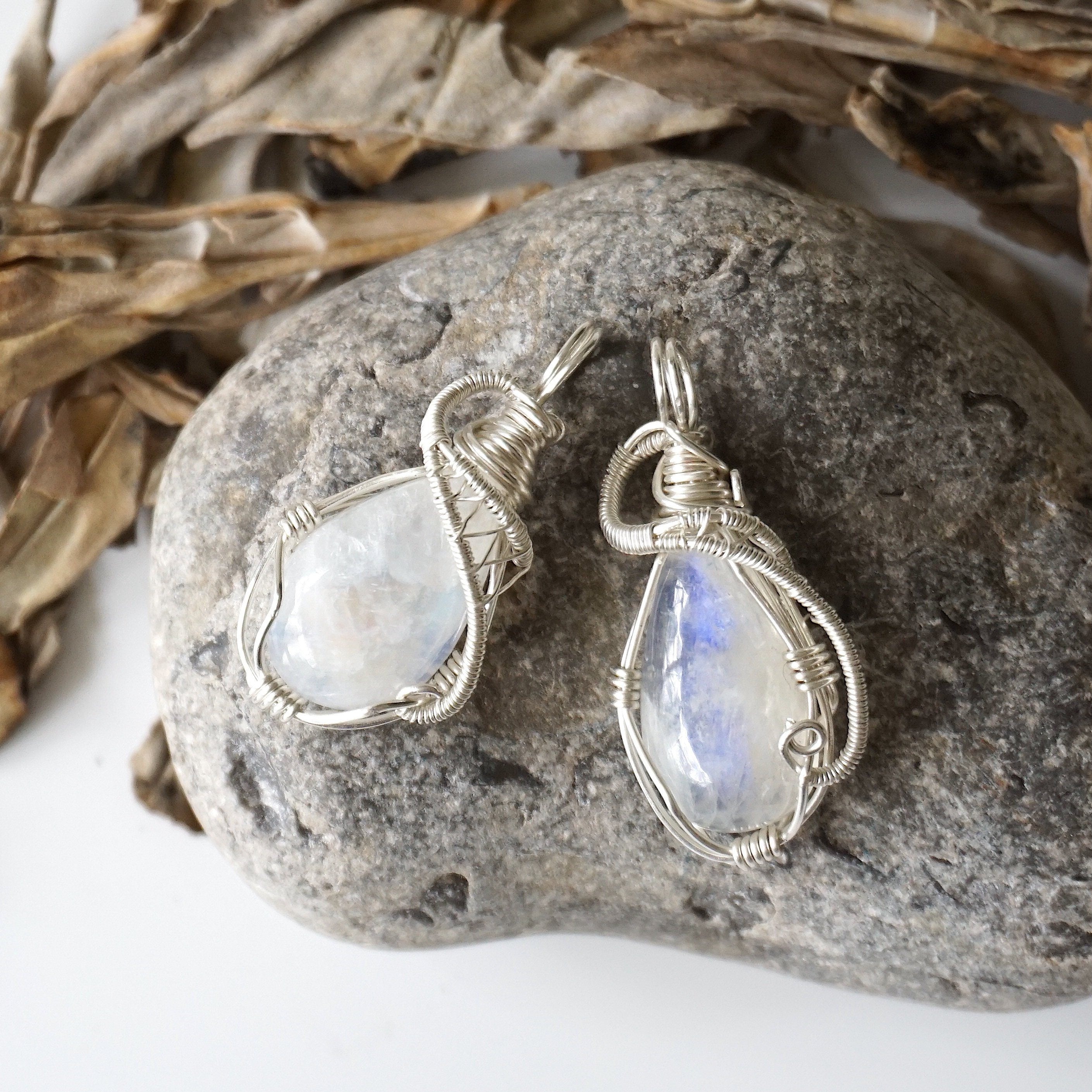 925 Sterling Silver Rainbow Moonstone Pendant Necklace for Women | Elegant Healing Crystal Jewelry Gift for Birthday, Anniversary & Special Occasions