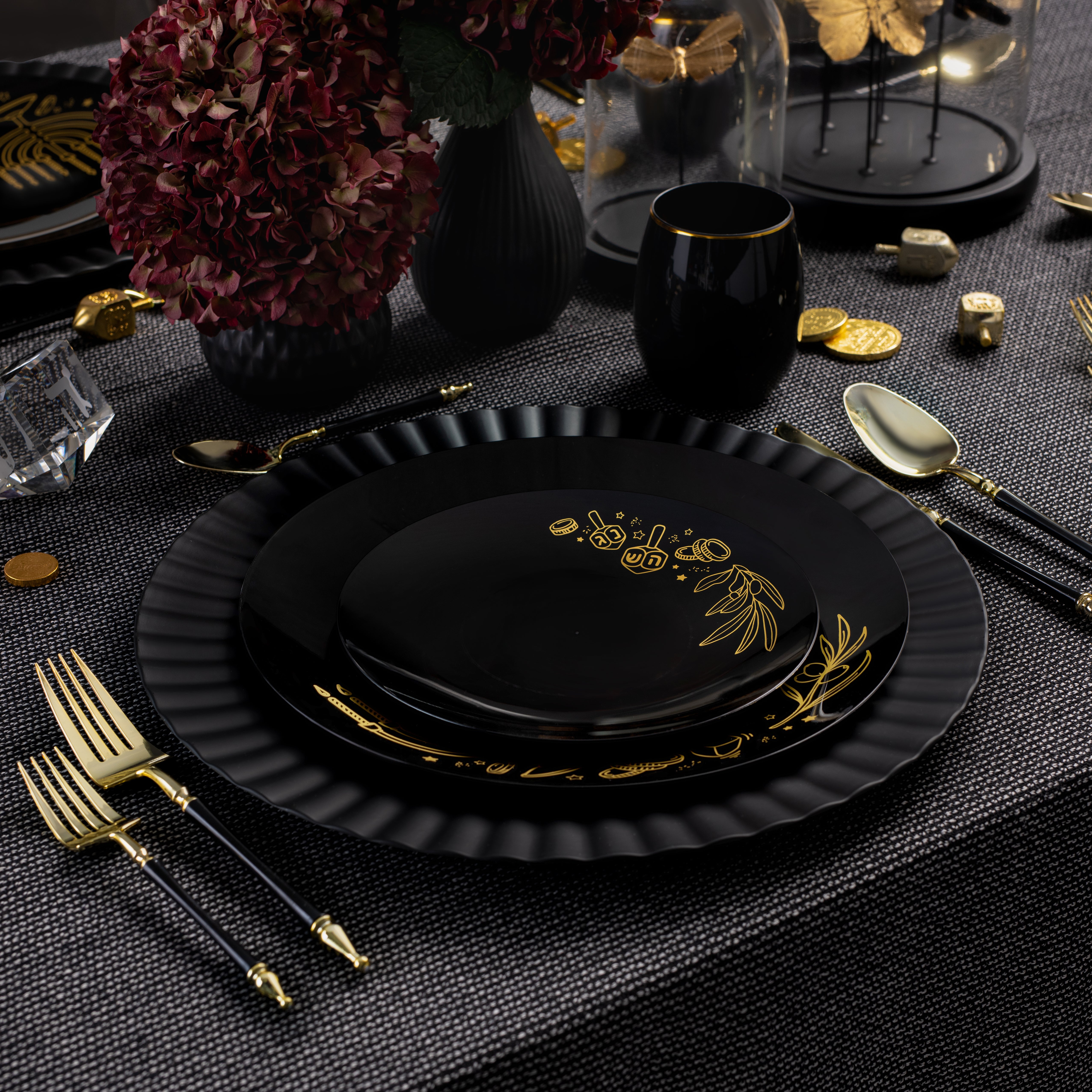 Elegant Black and Gold Flatware Set - 40 Piece Silverware for 8 Place Settings | Formal Dining, Wedding Registry & Luxury Dinnerware Collection