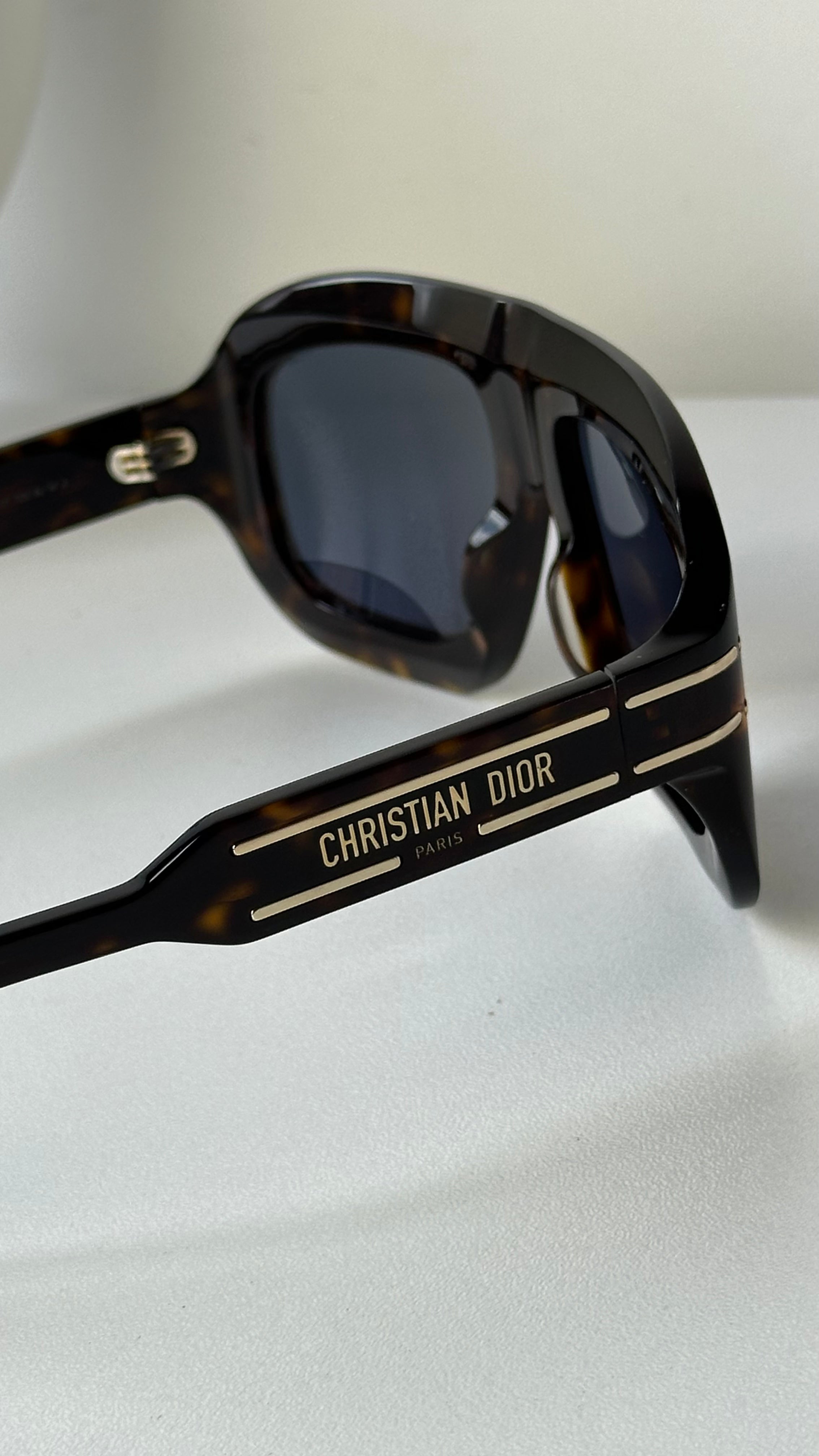 Dior Signature M1U Mask Sunglasses - Tortoise Brown Frame UV Protection | Fashionable Shield Sunglasses for Outdoor Activities, Driving & Beach