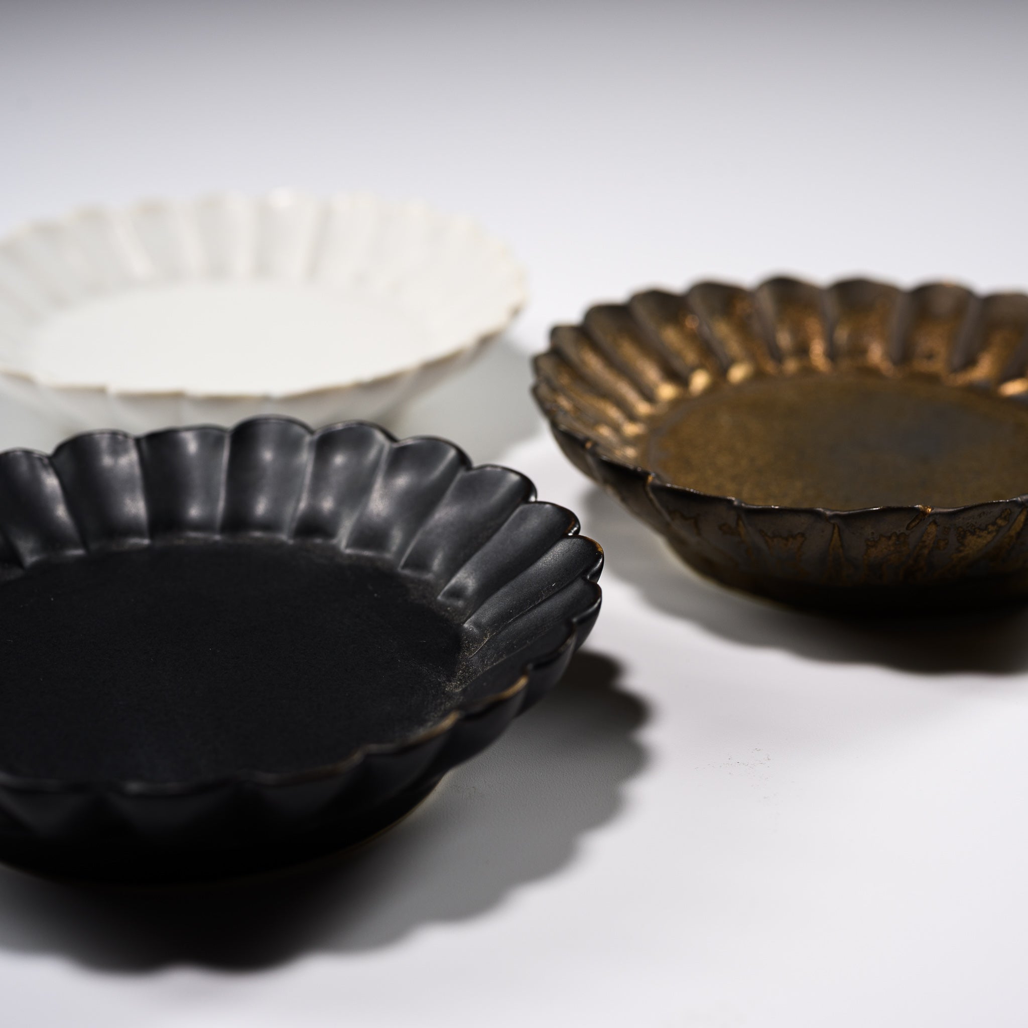 Handmade Usukiyaki Small Dish - Chrysanthemum Pattern Ceramic Appetizer Plate | Japanese Style Mini Serving Dish for Sushi, Soy Sauce, Wasabi & Condiments