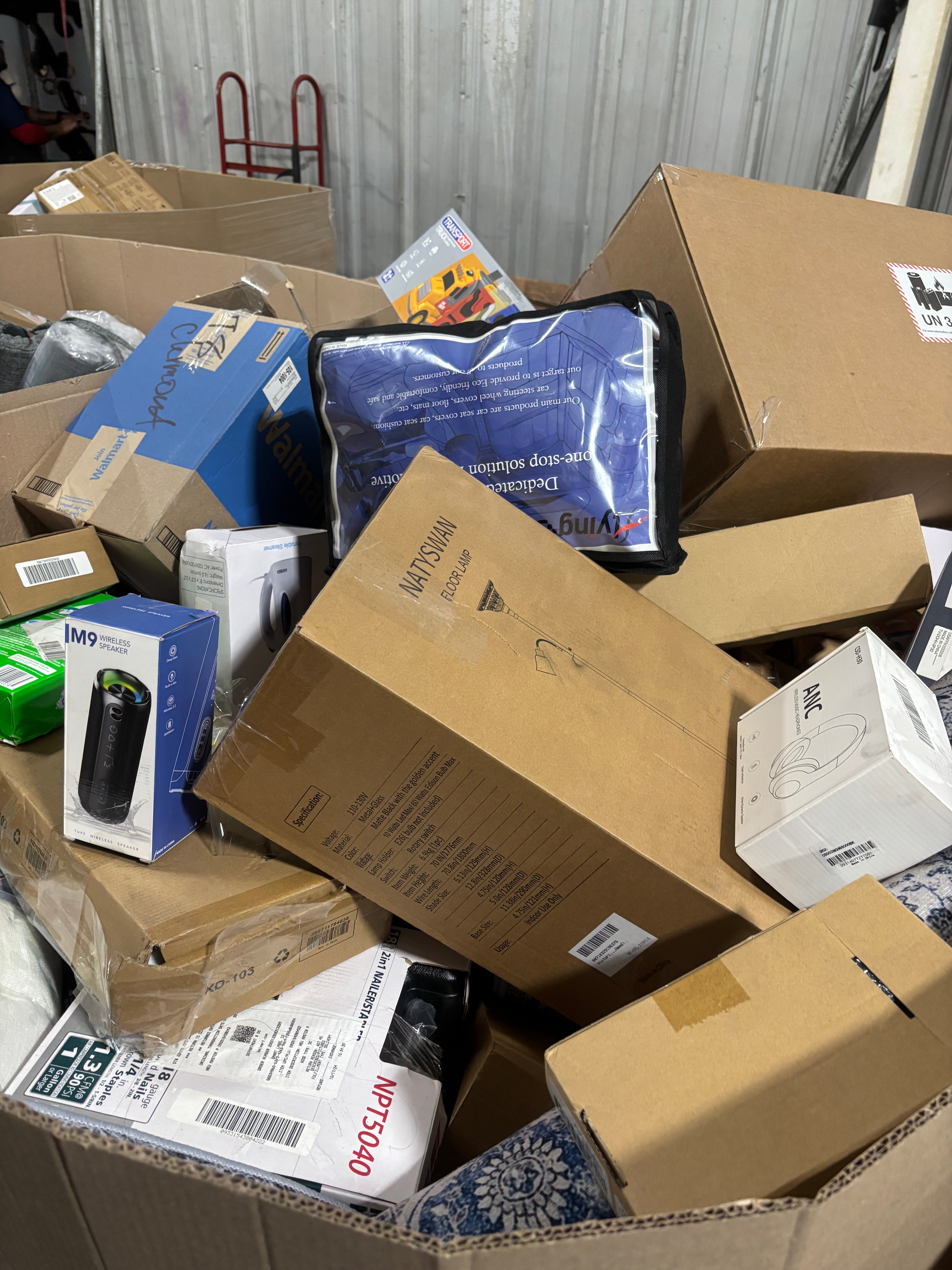 WM Medium Unmanifested Dotcom Returns Load - 24 Pallets Per Truck | Efficient Warehouse & Logistics Solution for E-commerce Returns