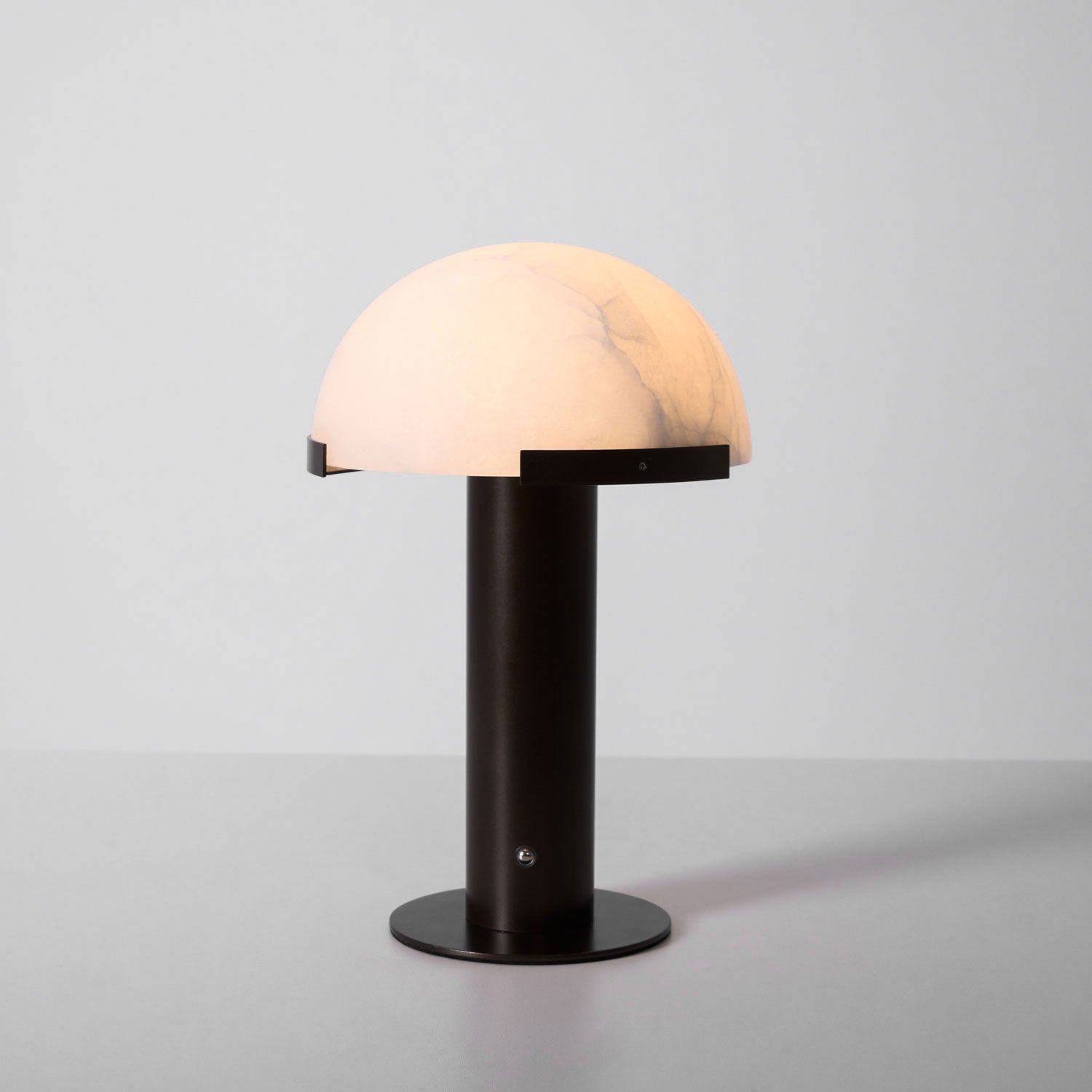 Elegant Alabaster Table Lamp - Modern Home Decor for Living Room, Bedroom & Office - Soft Ambient Lighting for Relaxation & Style