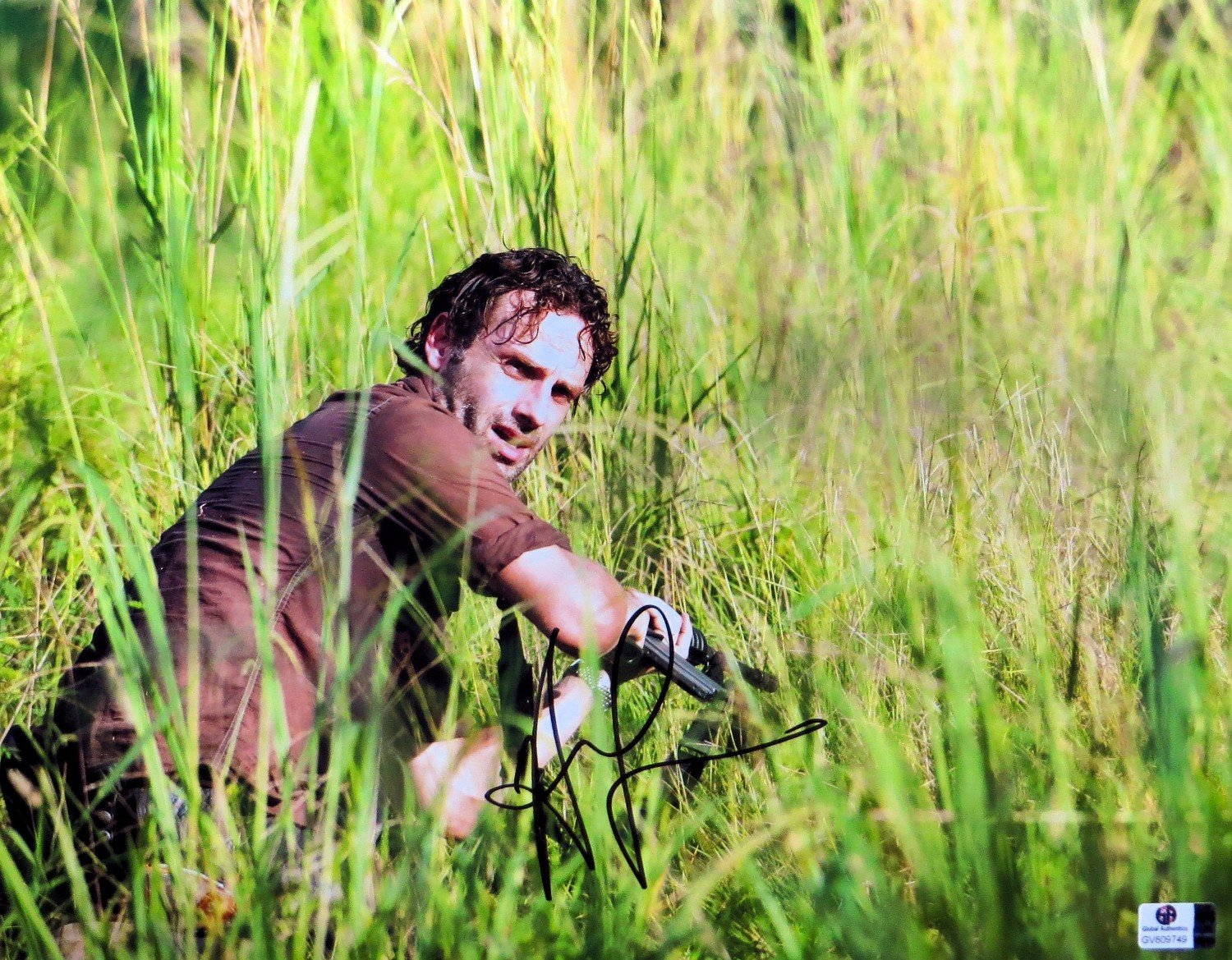 Andrew Lincoln Signed Autographed 11X14 Photo The Walking Dead GV809749 - Authentic Collectible Memorabilia for Fans, Home Decor, Gift for TV Show Enthusiasts