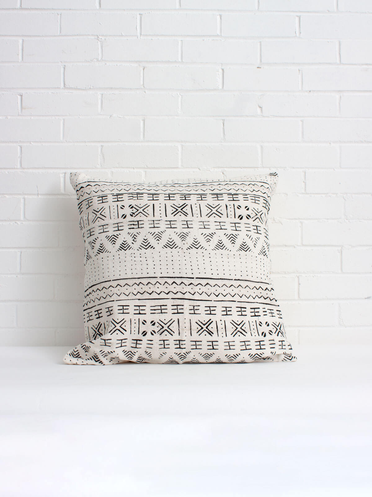 Handmade White Mudcloth Pillow Covers - Boho Chic Decorative Throw Pillows for Sofa, Bed & Home Decor - Perfect for Living Room, Bedroom & Bohemian Style Interiors