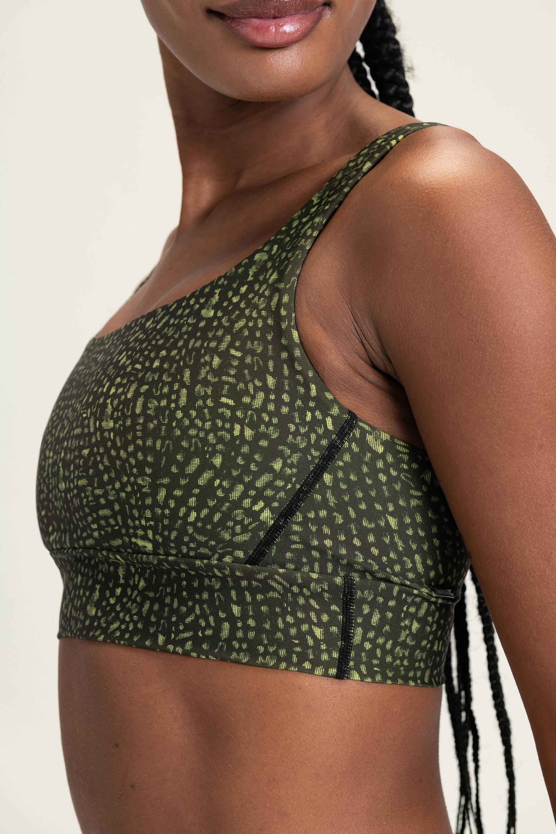 Minimalist High Support Tech Sports Bra for Women - Perfect for Running, Yoga & Gym Workouts