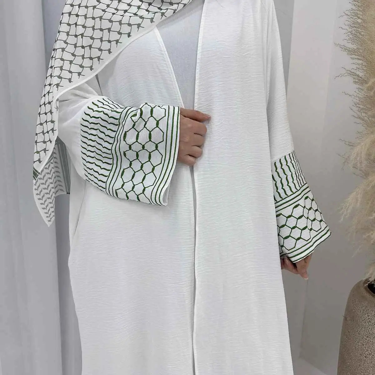 Elegant Muslim Women's Open Abaya Dress with Keffiyeh Embroidery Sleeves - Modest Islamic Fashion for Prayer, Mosque & Special Occasions