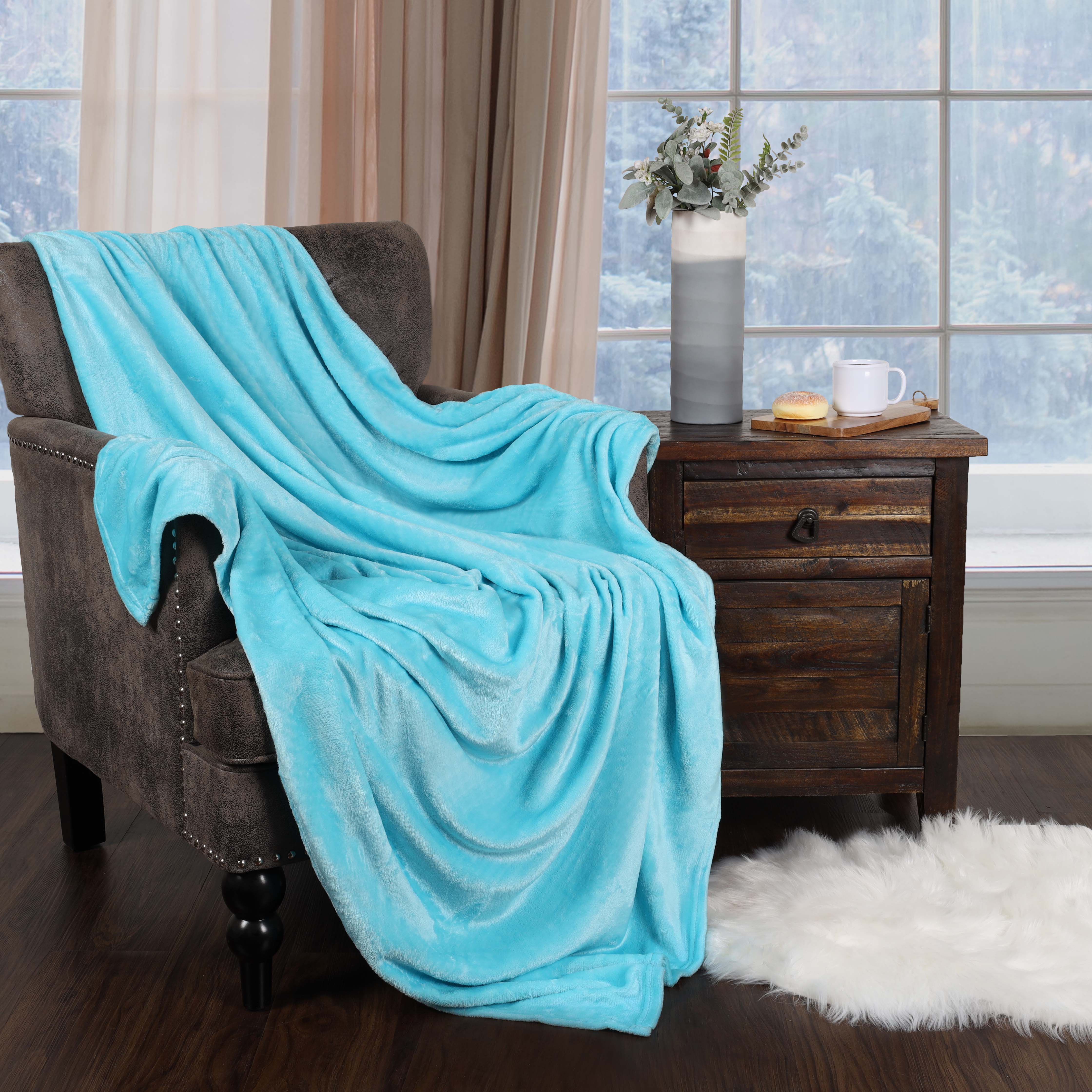 Soft Fleece Plush Blanket - Medium Weight Fluffy Cozy Throw for Couch, Bed & Home Decor - Perfect for Winter, Gifts & Relaxation
