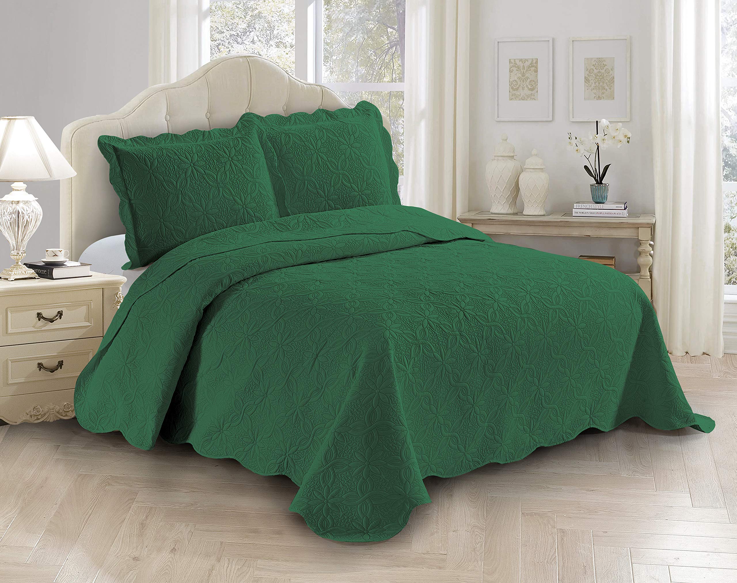 AZORE LINEN Solid King/Cal-King Bedspread Quilt Coverlet Set - Embroidered Daisy Floral Trellis Design in Hunter Green | Luxury Bedding for Master Bedroom, Guest Room & Vacation Homes