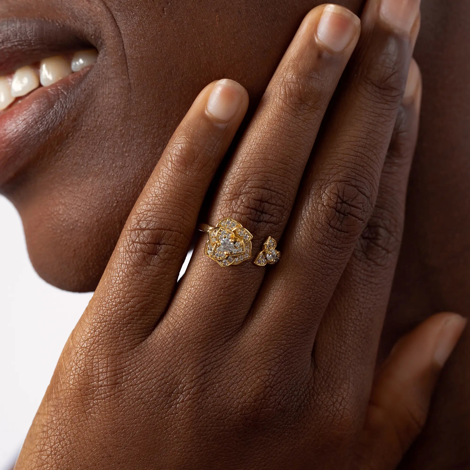 14K Gold Flower Ring for Women - Elegant Floral Jewelry Gift for Birthday, Anniversary & Valentine's Day