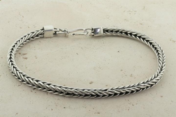 Elegant Narrow Link Bracelet for Women - Dainty Gold & Silver Chain Bracelet for Everyday Wear | Perfect for Office, Date Night & Casual Outfits