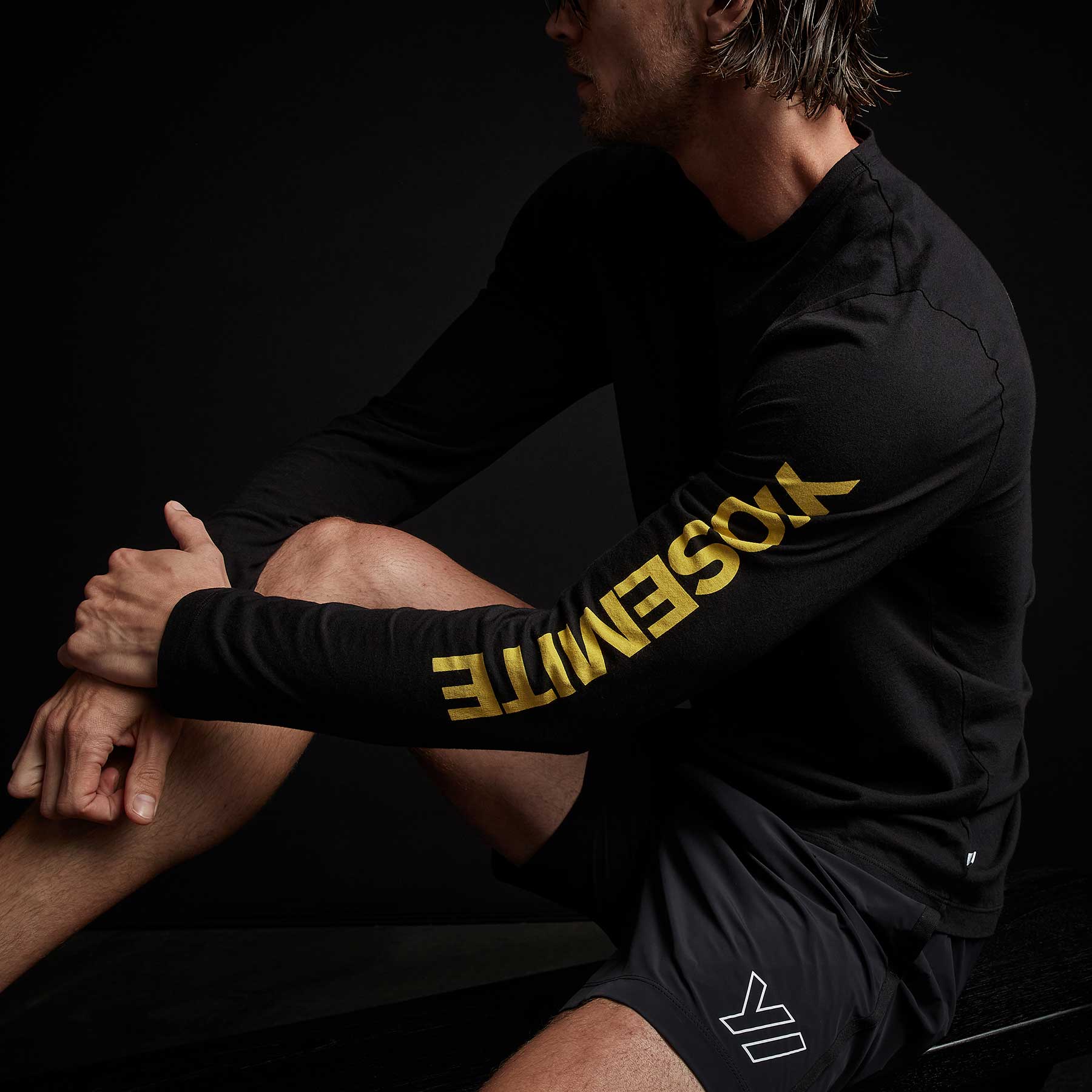 YOSEMITE Long Sleeve Crew Neck T-Shirt for Men - Soft Cotton Comfort Fit Casual Shirt - Black - Perfect for Everyday Wear, Work & Outdoor Activities