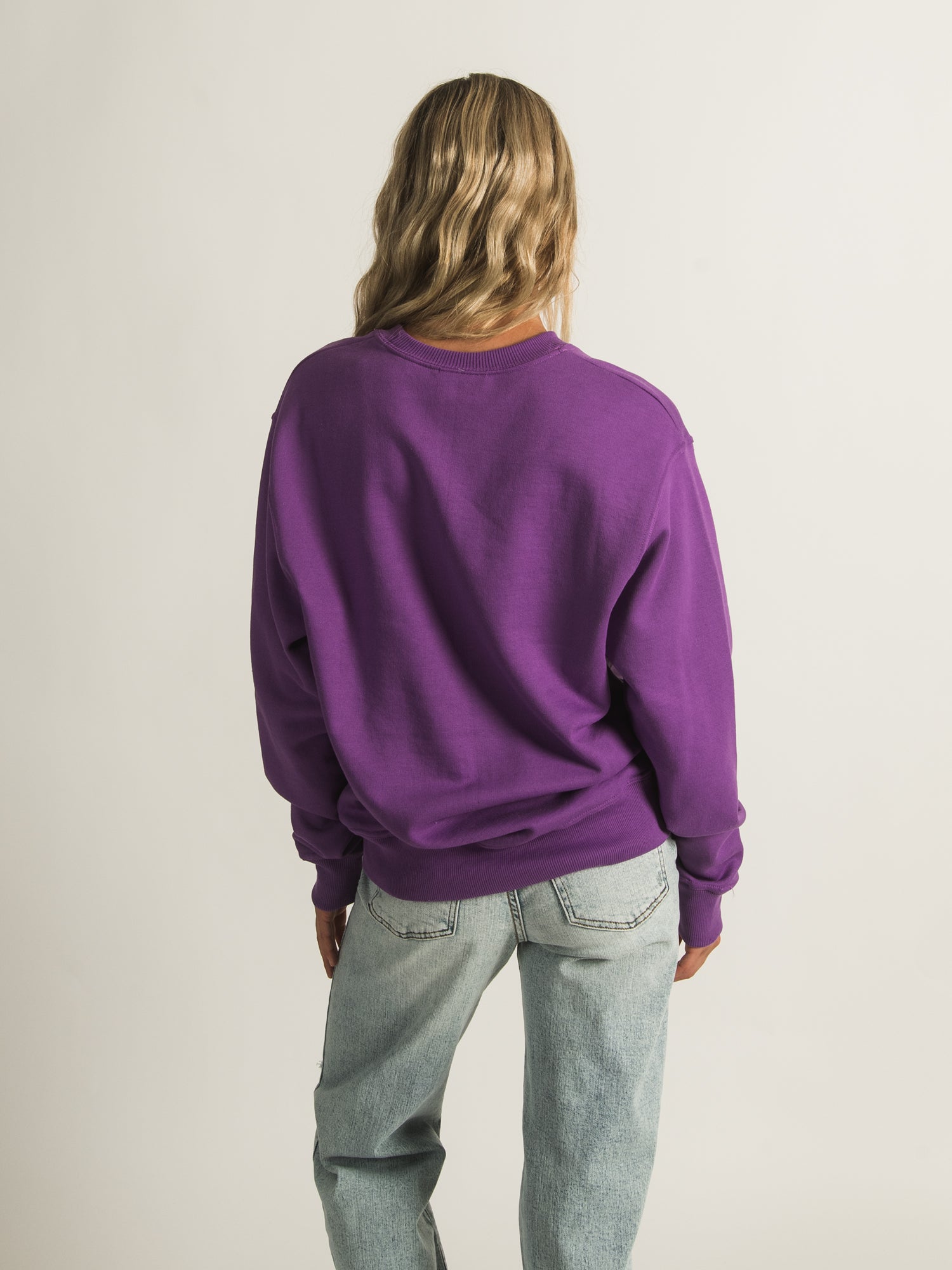 Champion Powerblend Oversized Crew Sweatshirt - Soft & Comfortable Fleece Pullover for Men & Women - Perfect for Casual Wear, Lounge & Gym