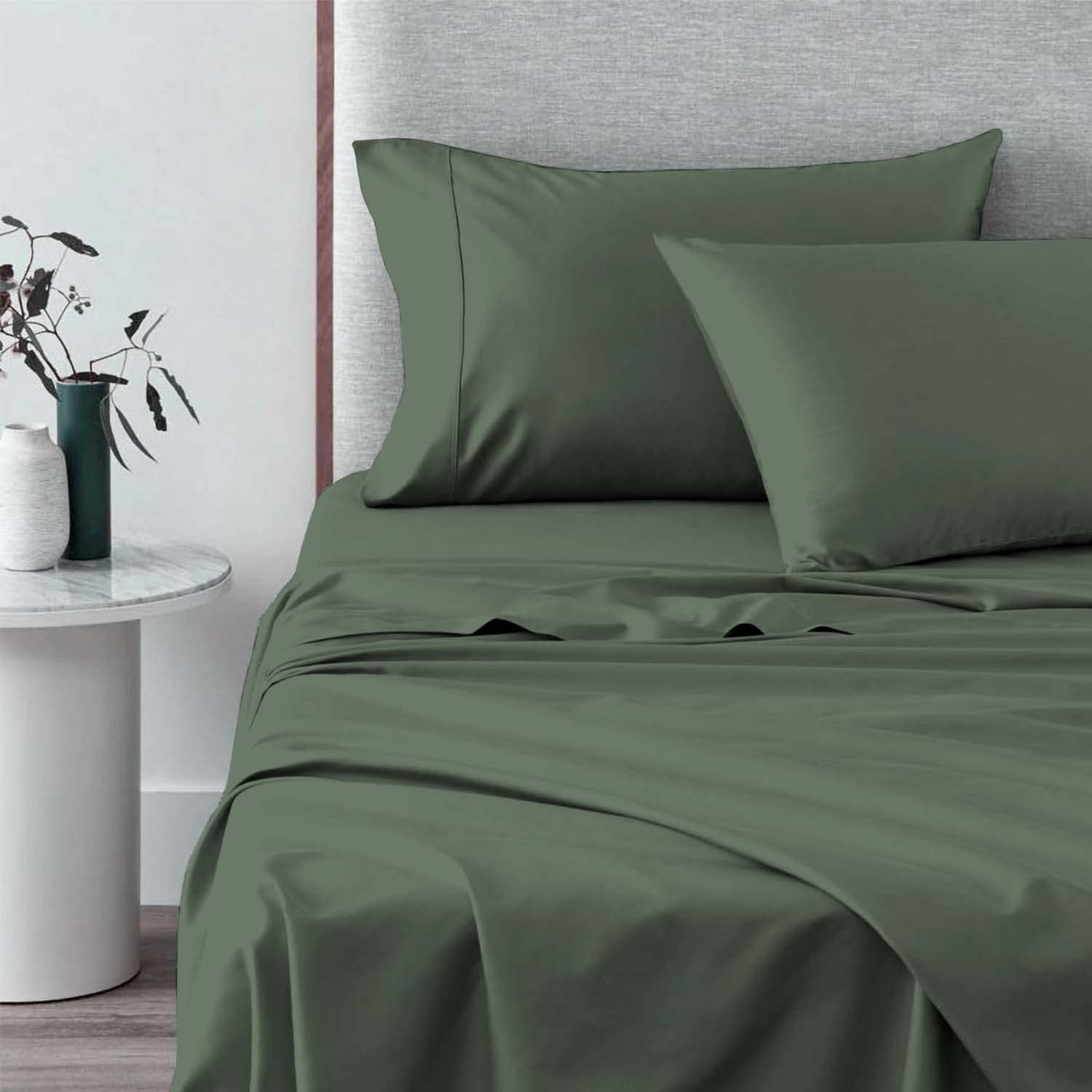 Pizuna 400 Thread Count 100% Long Staple Cotton Sateen Sheet Set - Short King Size, Moss Green, Fits Up to 15 Inch Deep Pockets | Ultra Soft Bed Sheets for Luxurious Sleep | Perfect for Guest Rooms, Vacation Homes & Cozy Bedrooms