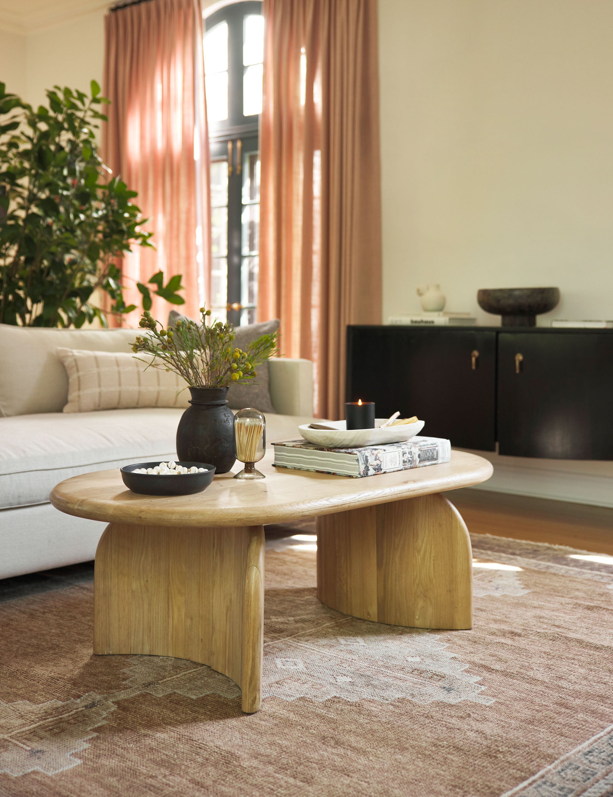 Modern Oval Coffee Table - Mid-Century Style Wooden Living Room Furniture for Small Spaces - Perfect for Apartments, Lounges & Cozy Home Decor