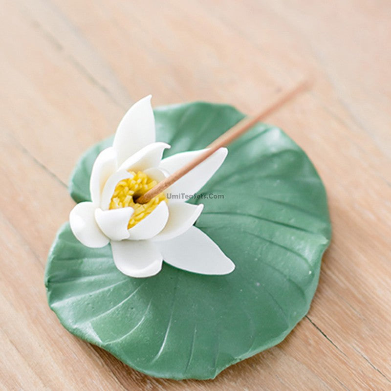 Lotus Flower and Leaf Porcelain Tea Pet - Handmade Ceramic Tea Companion for Gongfu Tea Ceremony, Meditation & Zen Decor