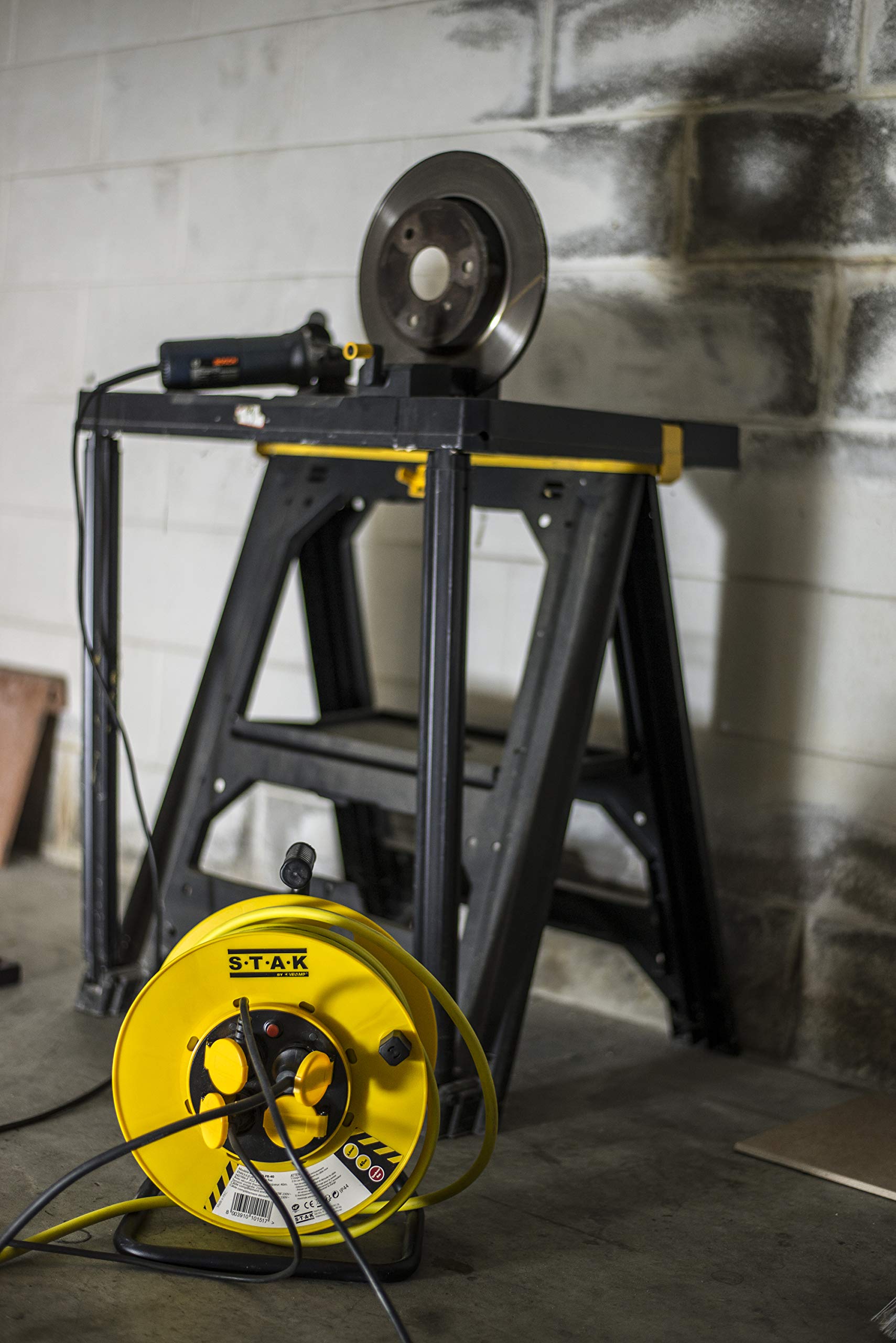 Stak REELPRO-FR-25 Professional Electric Cable Reel - 25m Waterproof IP44 Rubber Cord (3G2.5mm²) - Heavy Duty Construction & Garden Use - 4-Outlet Steel Frame with Yellow Housing - Perfect for Job Sites, DIY Projects & Outdoor Power Distribution