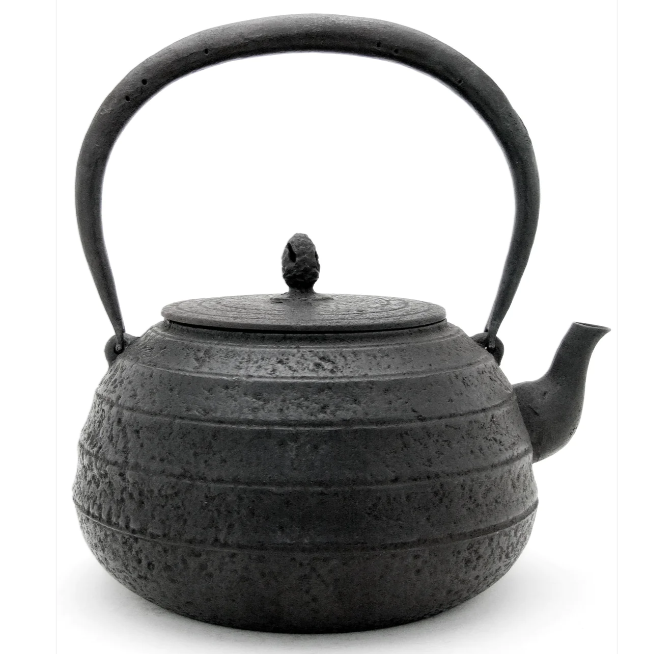 Premium Japanese Nanbu Tetsubin Iron Teapot - Koizumi Nizaemon 11th Generation Higashiyama Style with Tamabuchi Lid - Authentic Japanese Cast Iron Teapot for Tea Ceremony, Home Decor & Gift Giving - Perfect for Matcha, Sencha & Traditional Tea Brewing