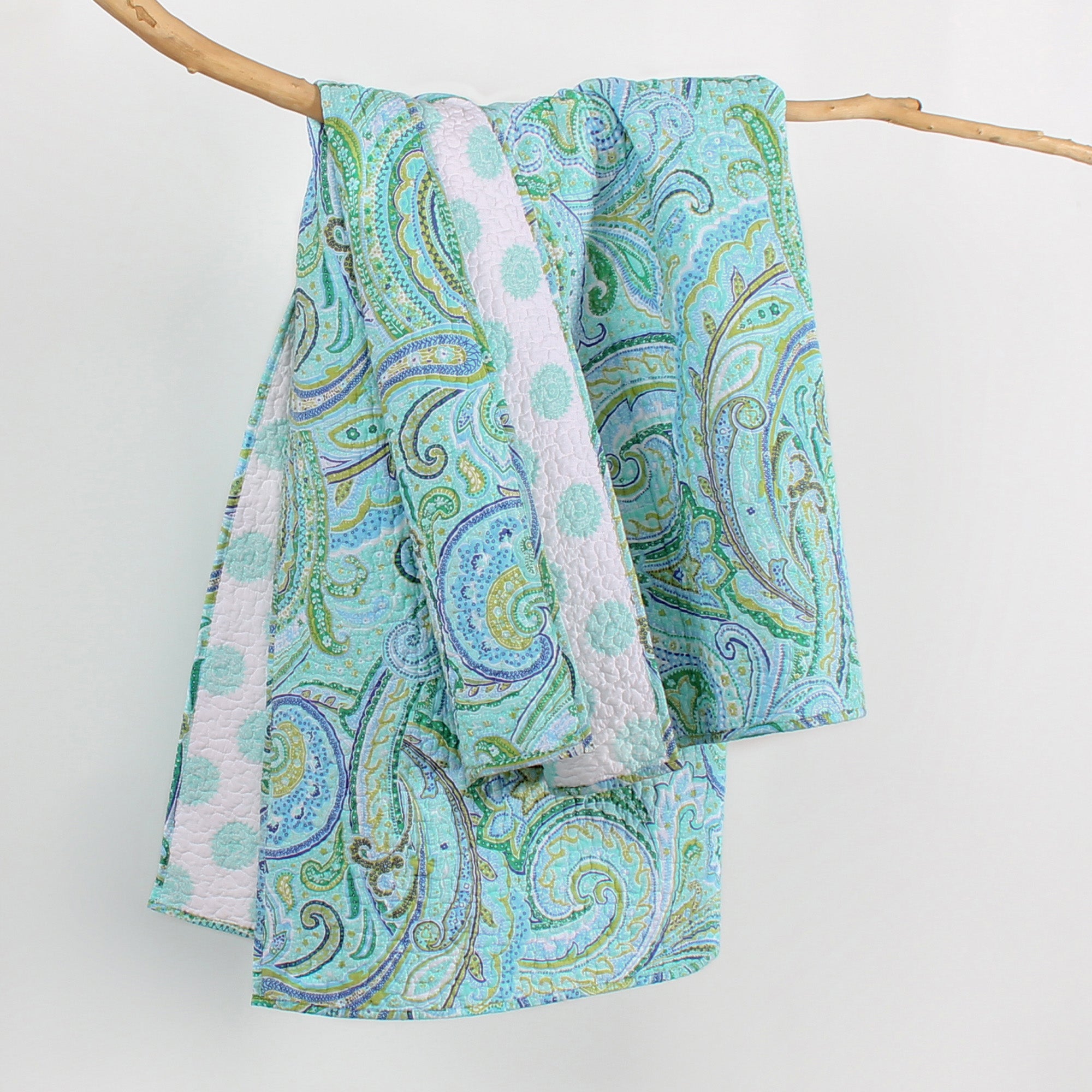 Cozy Spruce Green Quilted Throw Blanket - Soft & Warm Reversible Bedspread for Couch, Sofa, and Bed - Perfect for Winter Nights, Home Decor, and Gift Giving