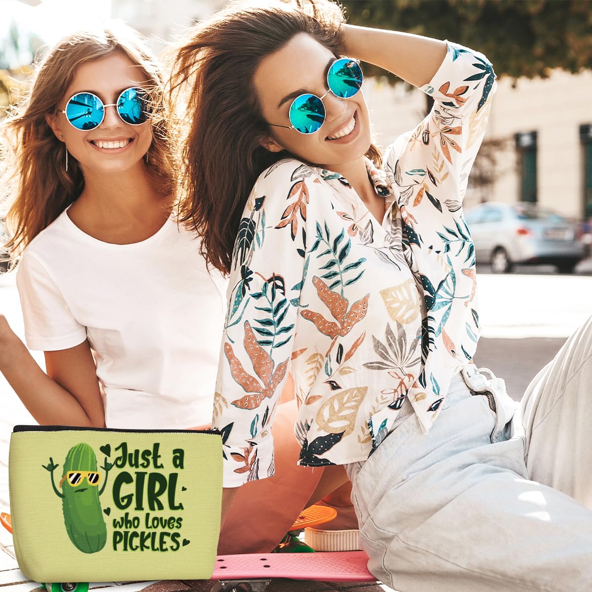 Funny Pickle Makeup Bag - Cute Cosmetic Travel Organizer for Women & Girls | Perfect Gift for Pickle Lovers, Best Friend, Sister, Mom & Chef | Christmas Birthday Present | Great for Skincare Storage & Travel Accessories
