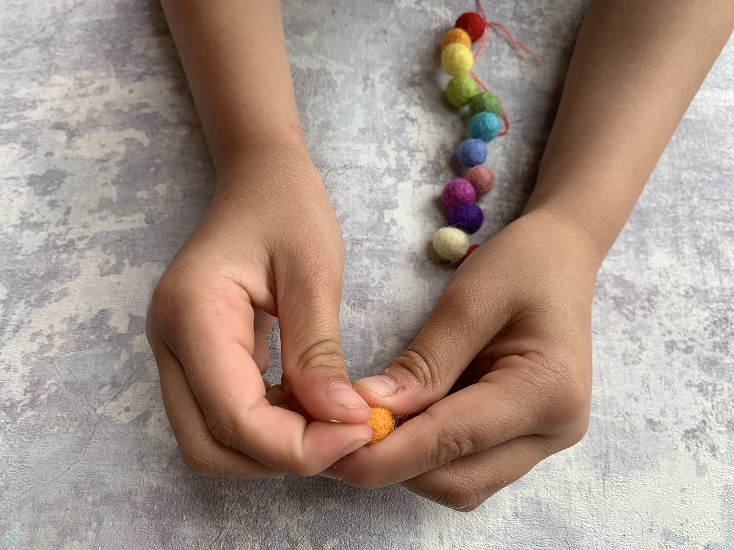 Heidifeathers Handmade Wool Felt Balls - 100 Pack (1cm-3cm) - DIY Crafts, Home Decor, Party Favors - Perfect for Unicorn Themed Parties, Nursery Decor & Gift Wrapping