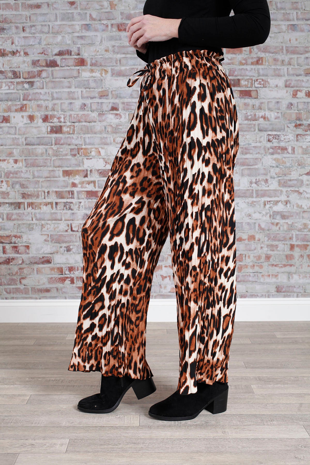 Stylish Tan Leopard Print Pleated Palazzo Pants for Women - Trendy High Waist Wide Leg Trousers for Casual Outings & Office Wear