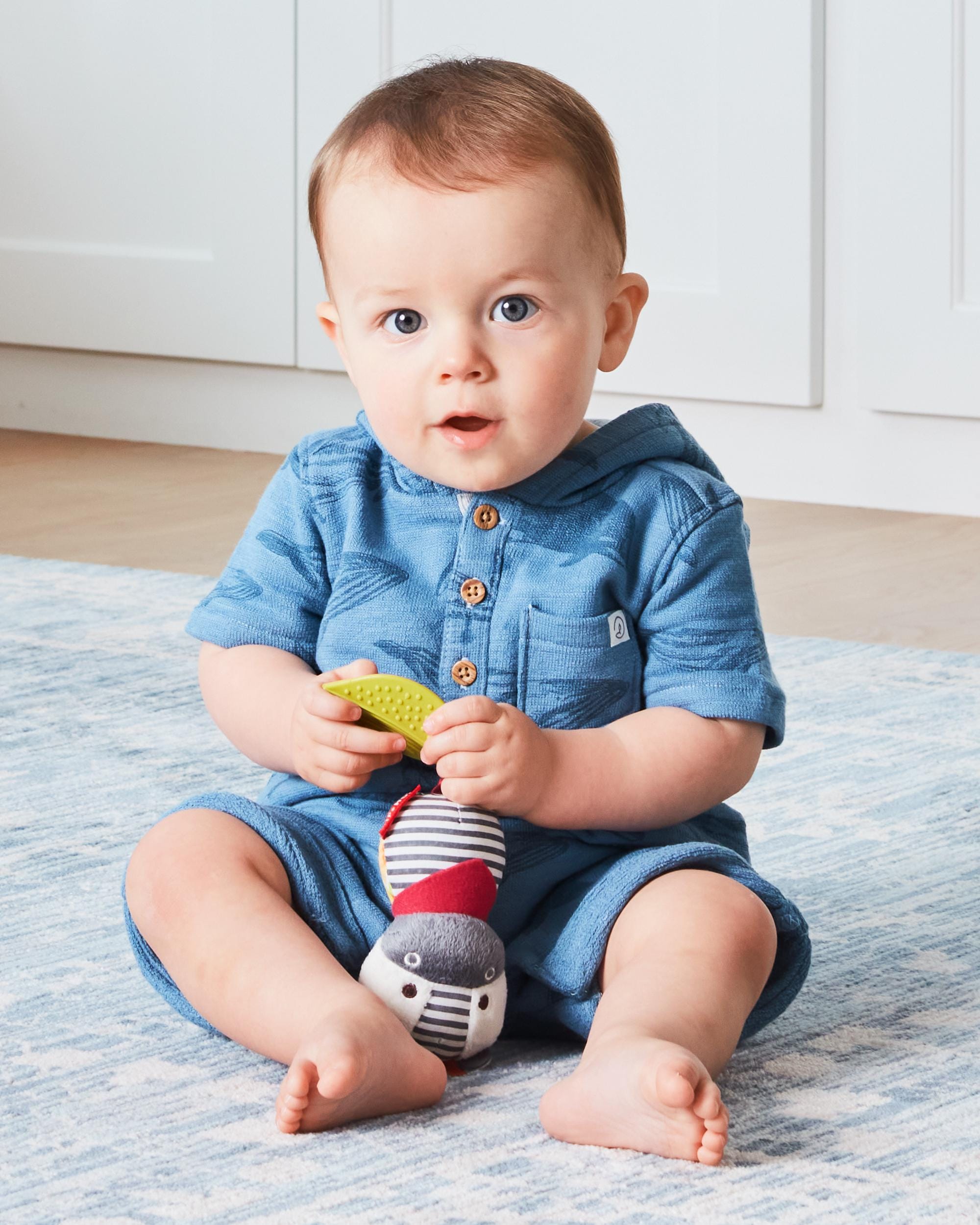 Skip Hop Bandana Buddies Chime Buddies - Soft Baby Teething Toy with Rattle & Textured Chewers - Perfect for Soothing Sore Gums & Sensory Play