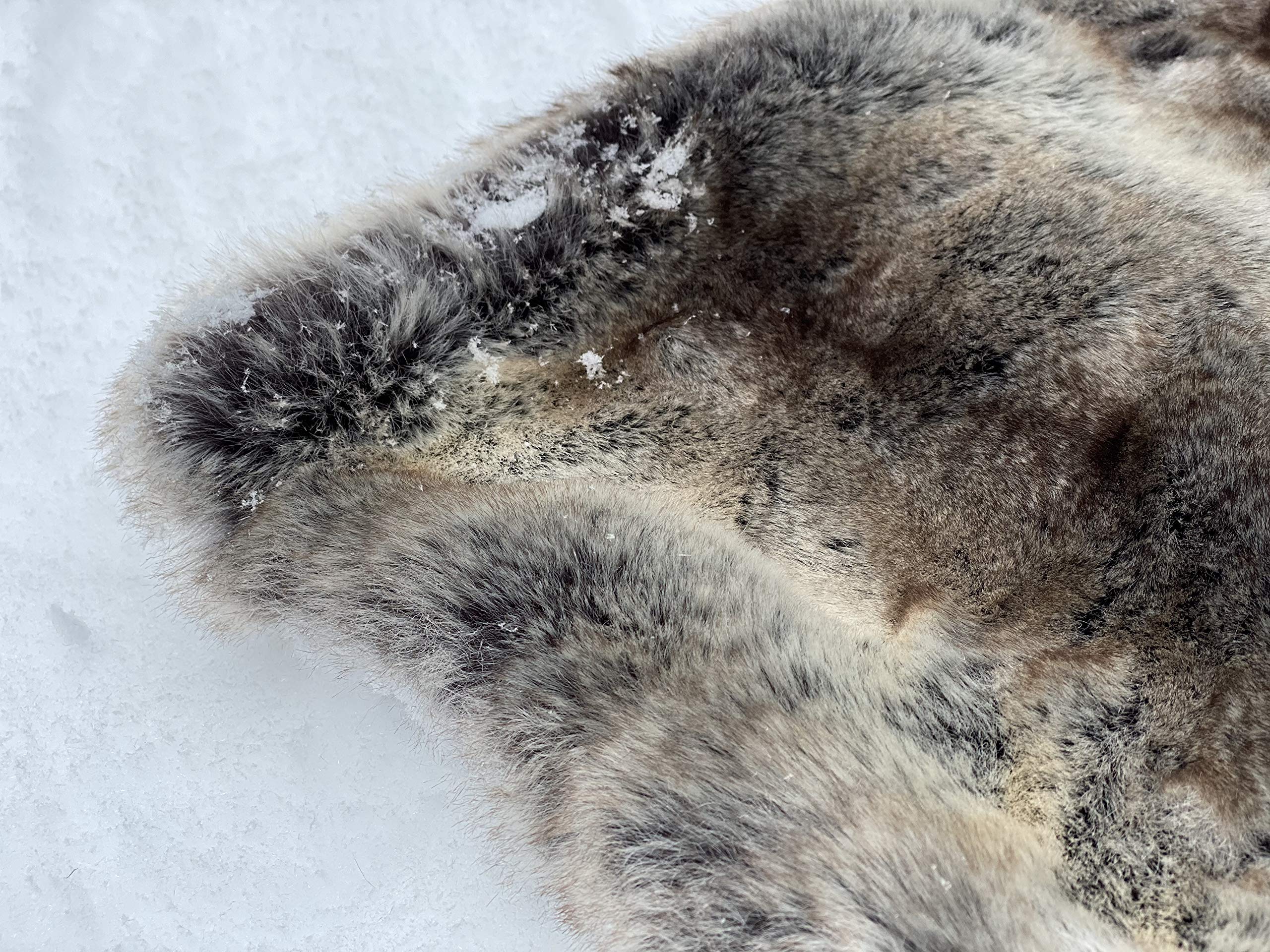 Premium Faux Fur Throw Blanket - Ultra Soft Oversized Reversible Plush Velvet Blanket for Couch, Bed & Sofa - Warm Winter Afghan in Tan Grey Wolf, Cream Mink & Blush Chinchilla - Machine Washable (Blush Chinchilla, X-Long) - Perfect for Living Room Decor, Cozy Nights & Gift Giving