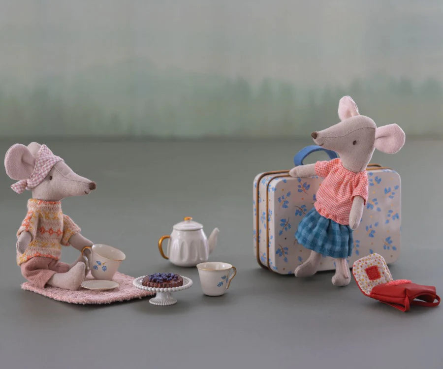 Blue Madeleine Mouse Treats for Afternoon Tea - Perfect for Small Pets & Hamster Snacks